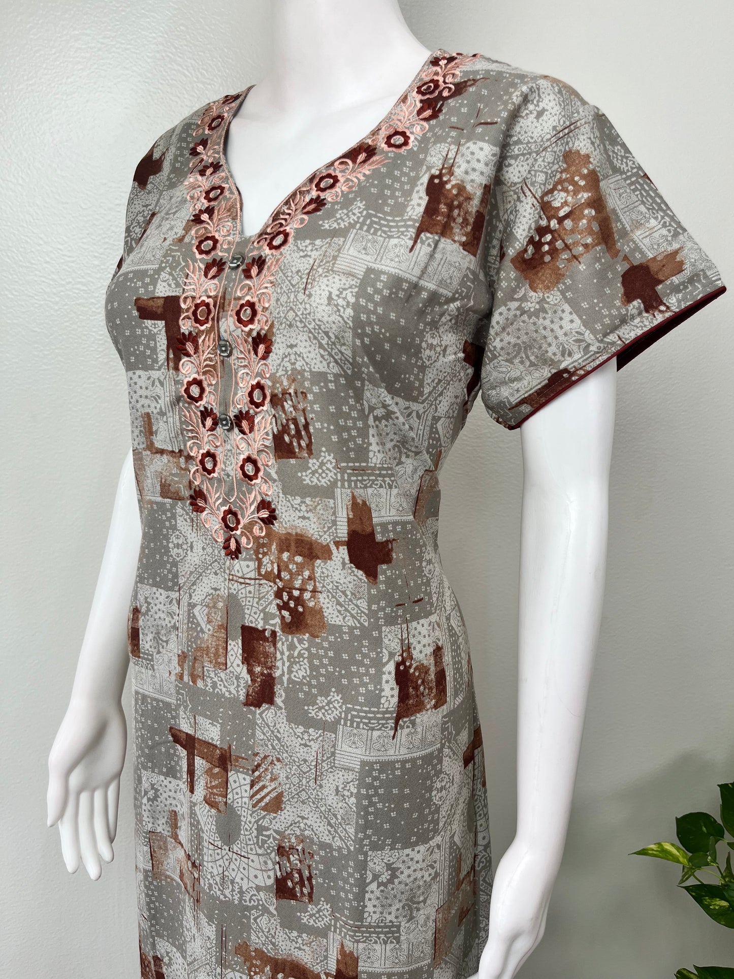 Gray Delicate Embroidery Alpine Fabric Nightgown