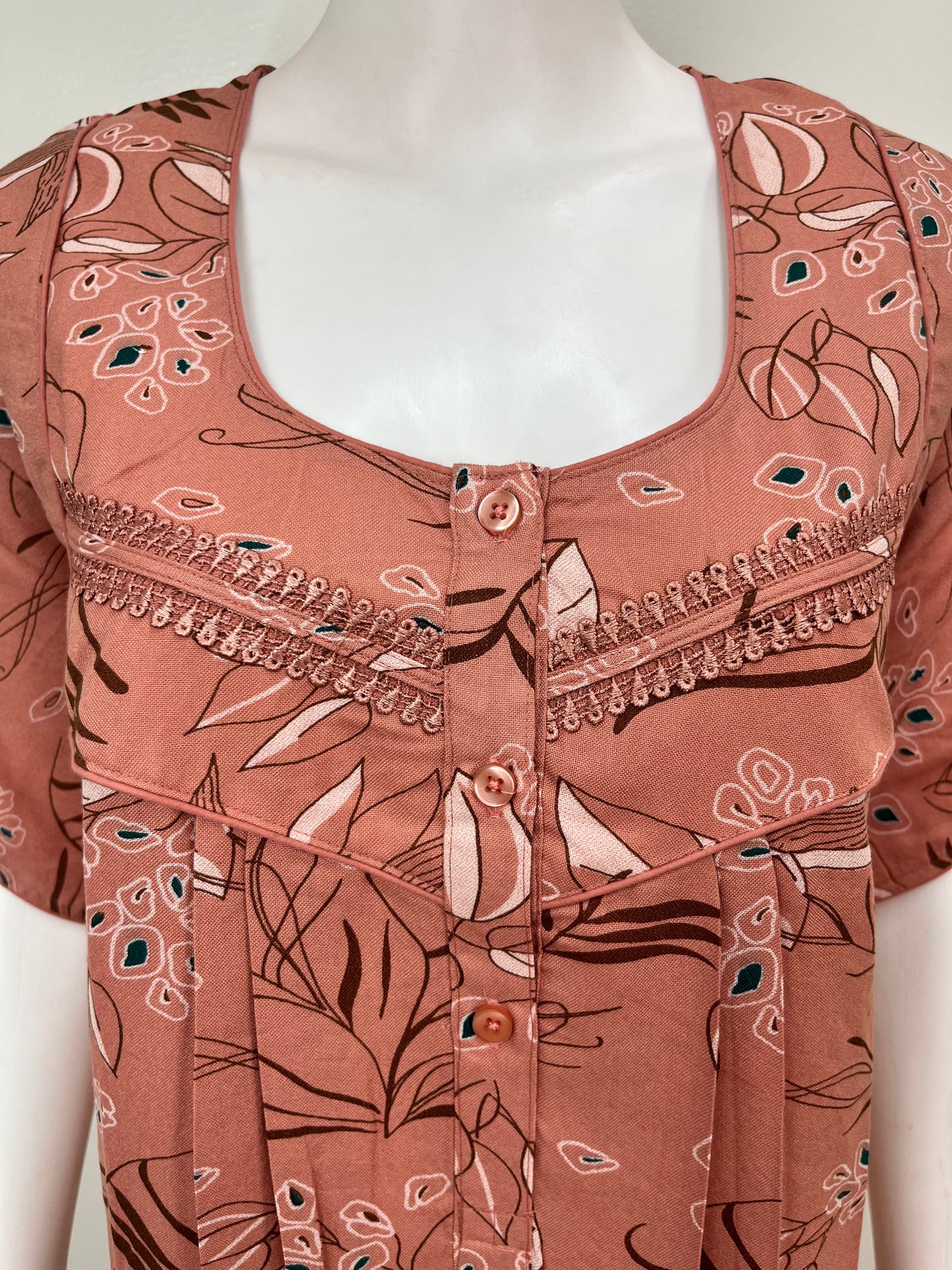 Carrot Soft & Breathable Alpine Nighty Perfect for All Seasons