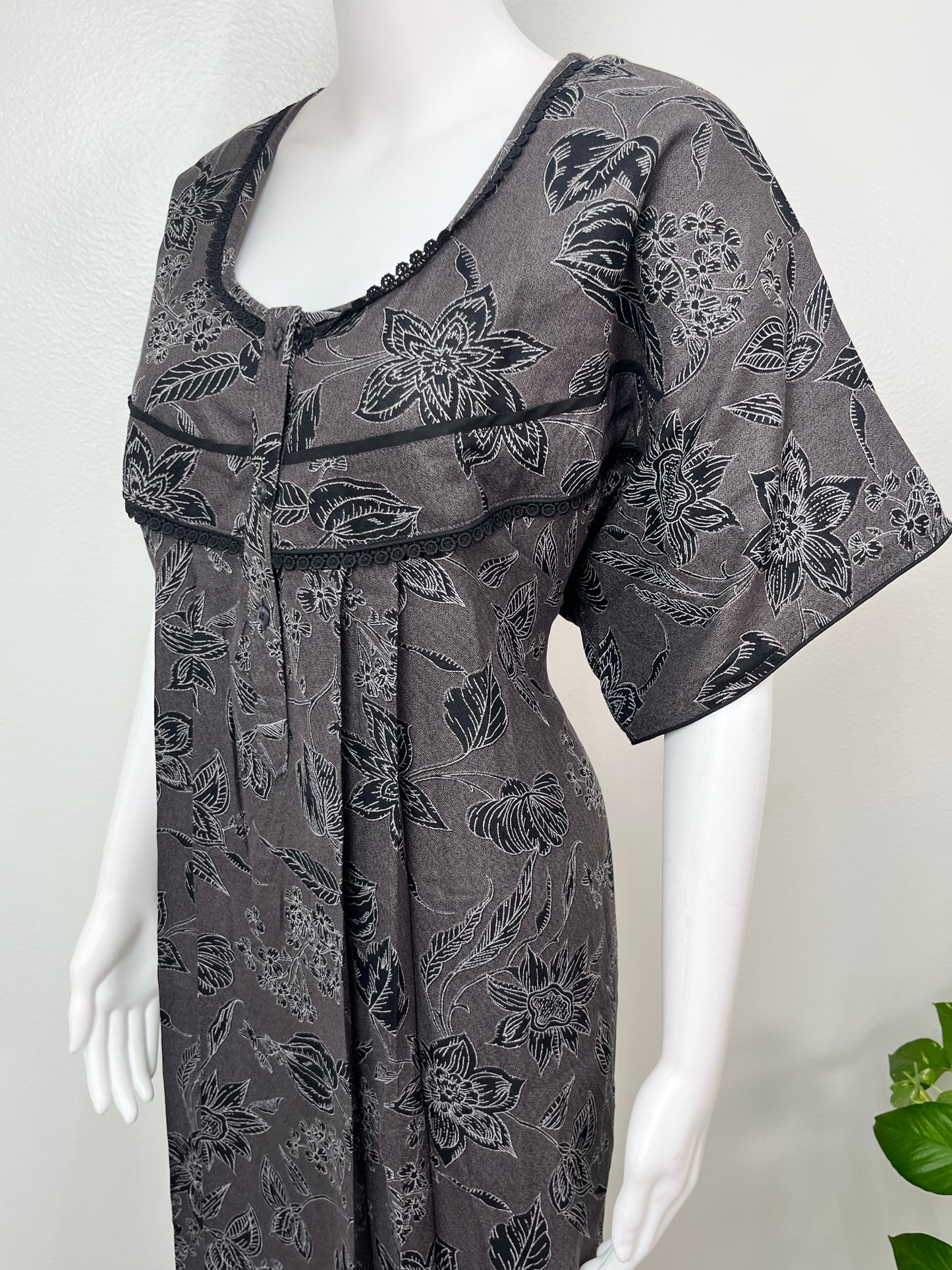 Black Pleated Alpine Fabric Nightgown for Women