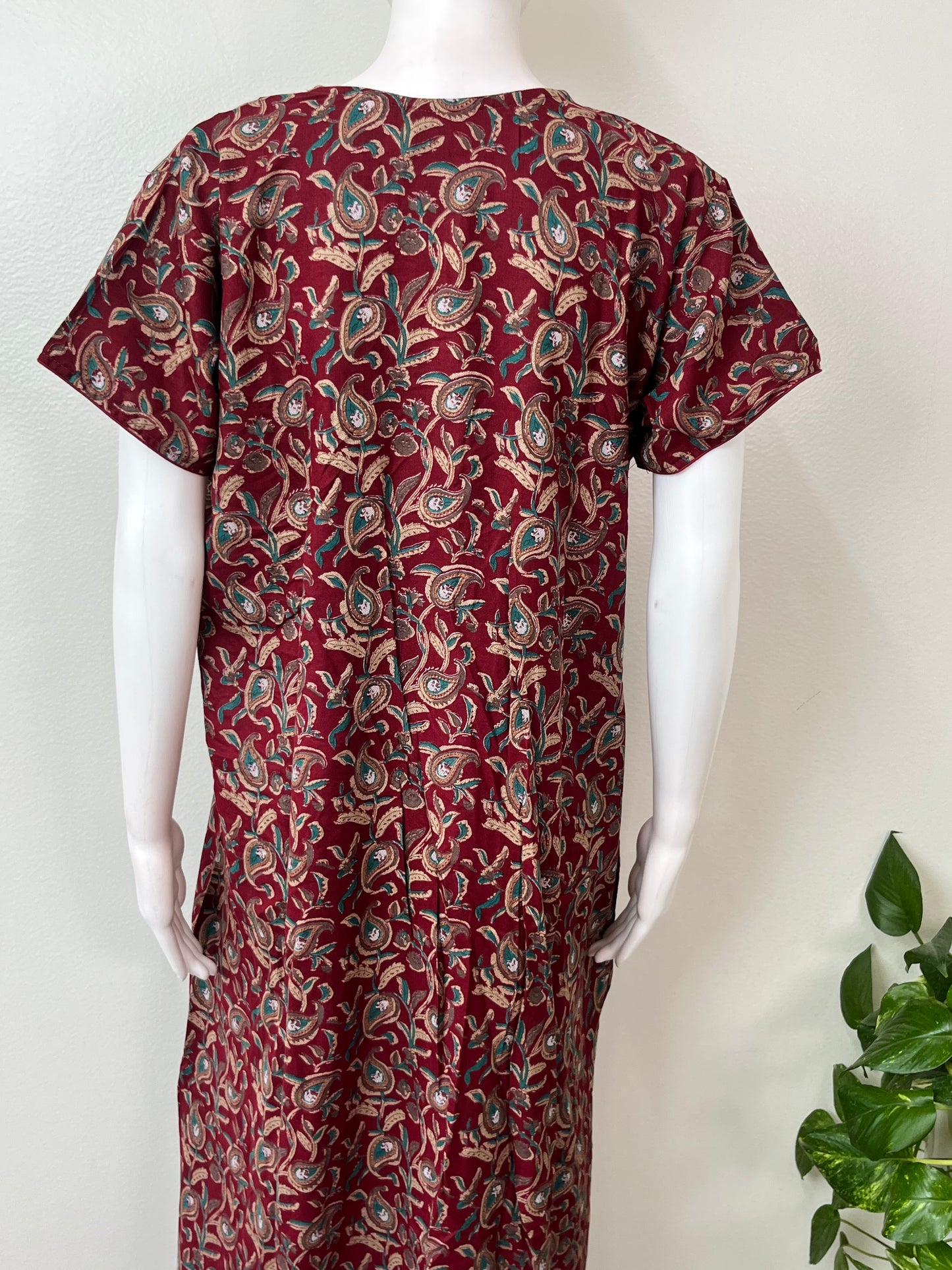 Pleated Style Alpine Fabric Women's Nighty