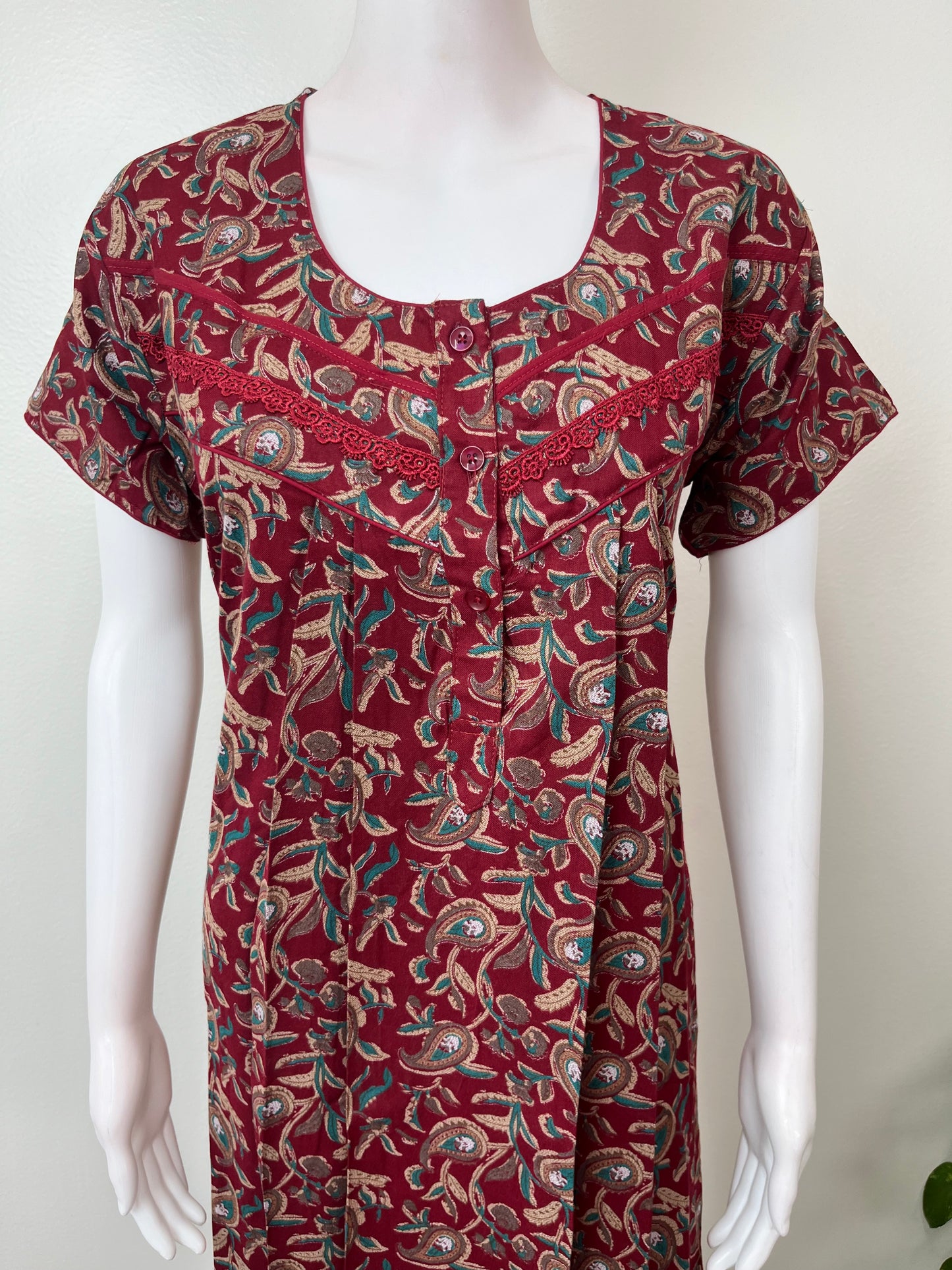 Pleated Style Alpine Fabric Women's Nighty