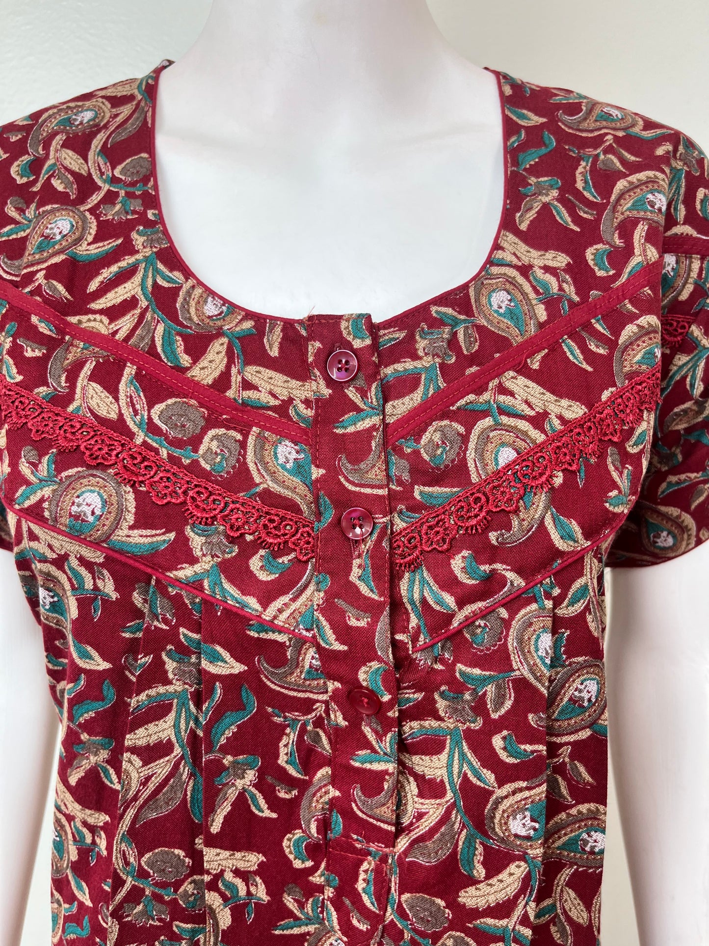 Pleated Style Alpine Fabric Women's Nighty