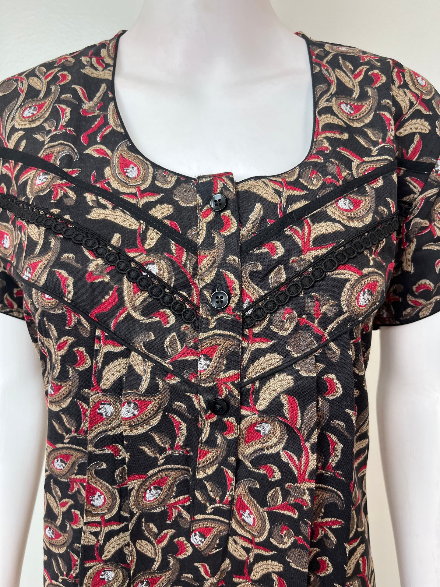 Black Kalamkari Printed Alpine Fabric Nighty