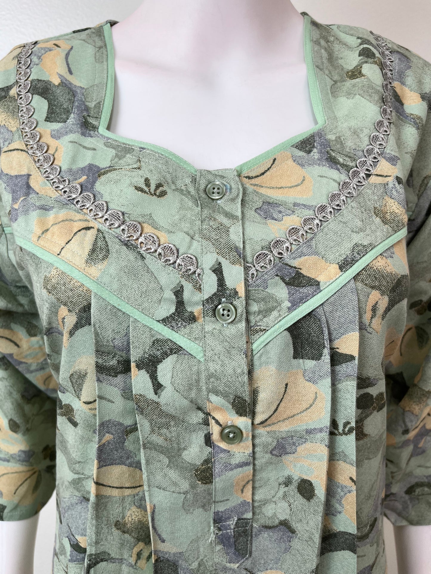 Green Printed 3/4th Sleeves Alpine Fabric Nighty