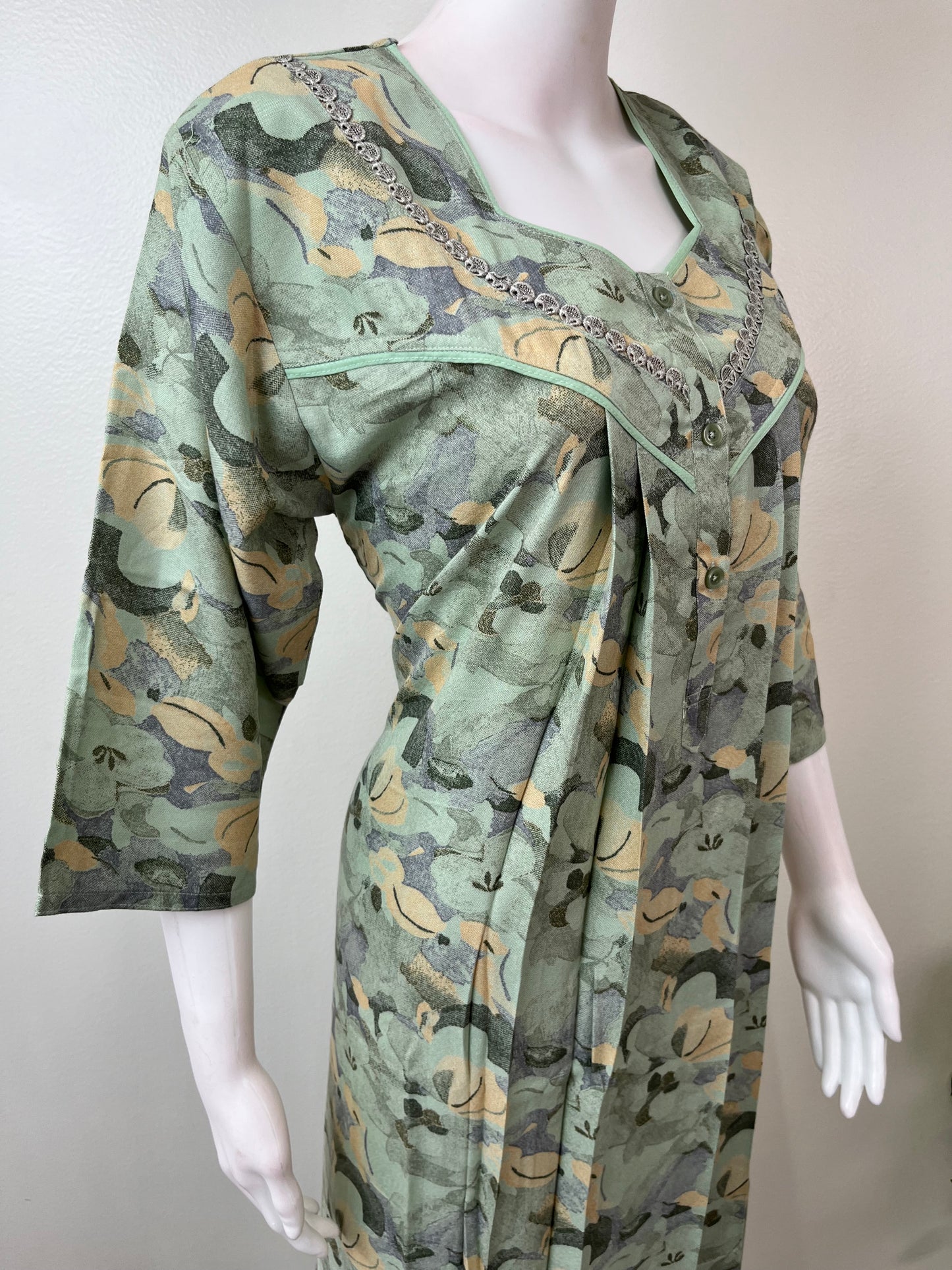 Green Printed 3/4th Sleeves Alpine Fabric Nighty