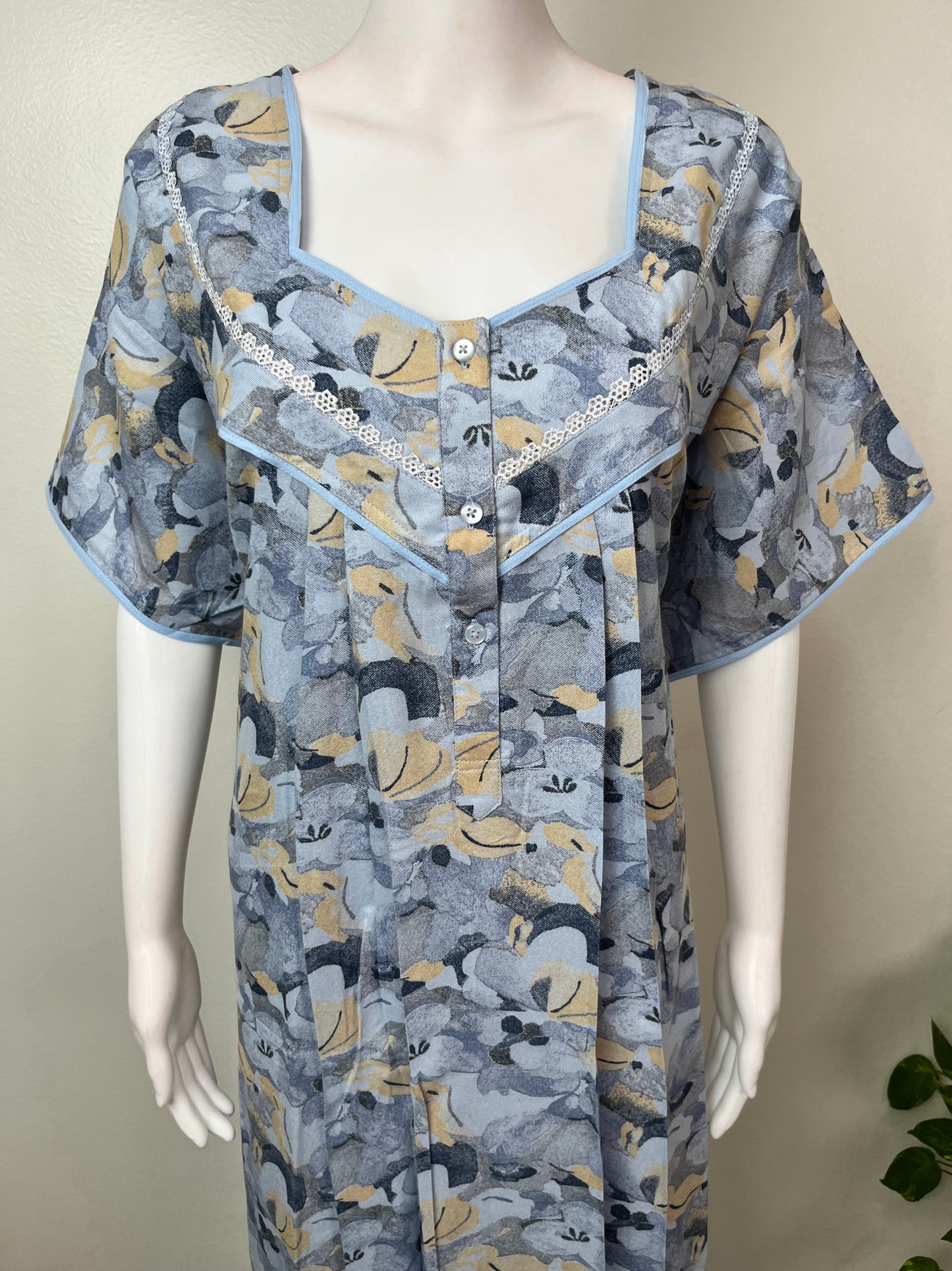 Sky Blue Pleated Style Alpine Fabric Nightgown