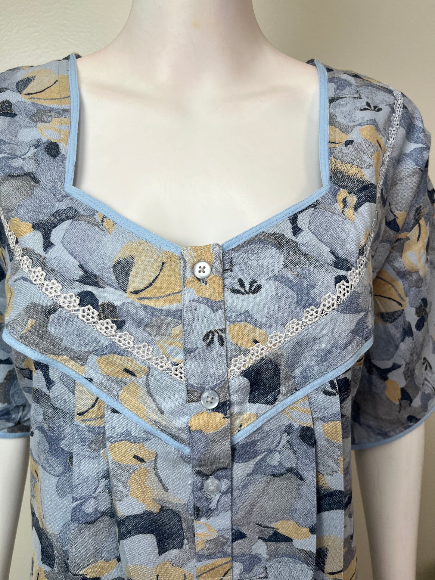 Sky Blue Pleated Style Alpine Fabric Nightgown