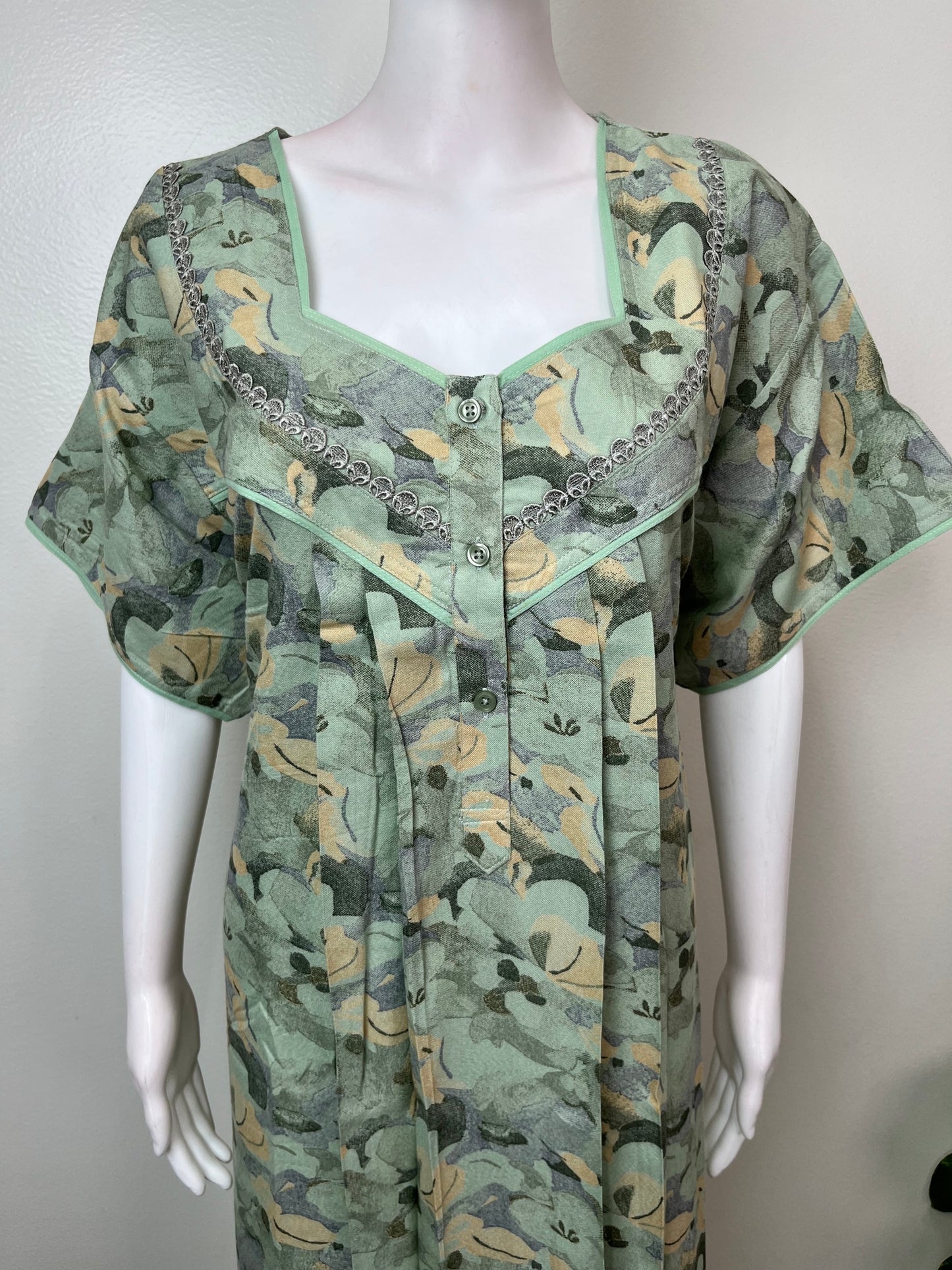 Green Soft & Breathable Alpine Nightgown