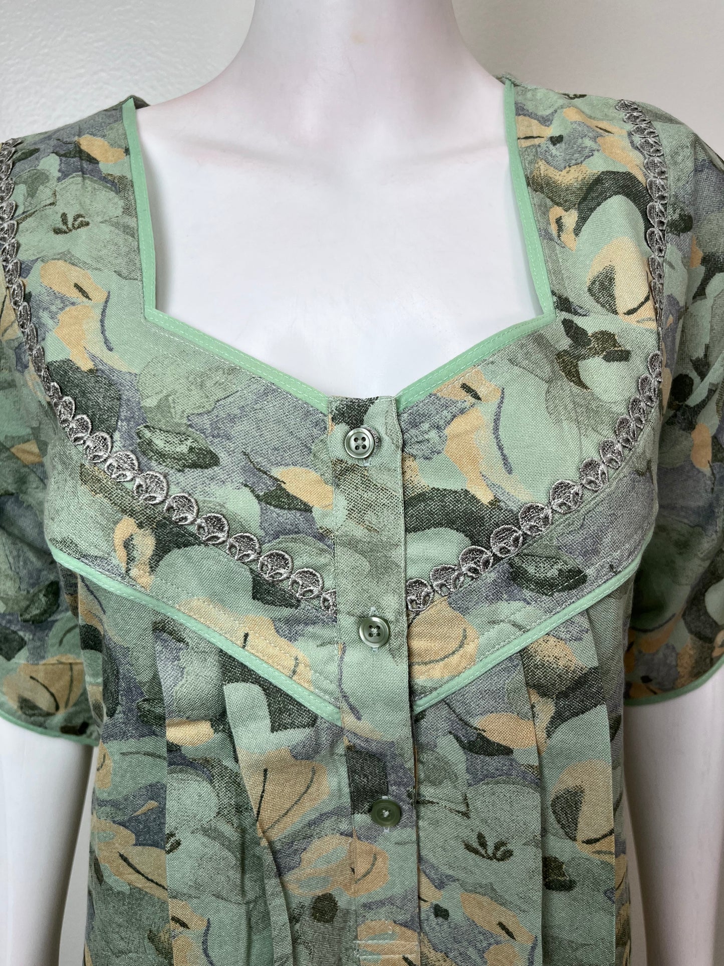 Green Soft & Breathable Alpine Nightgown