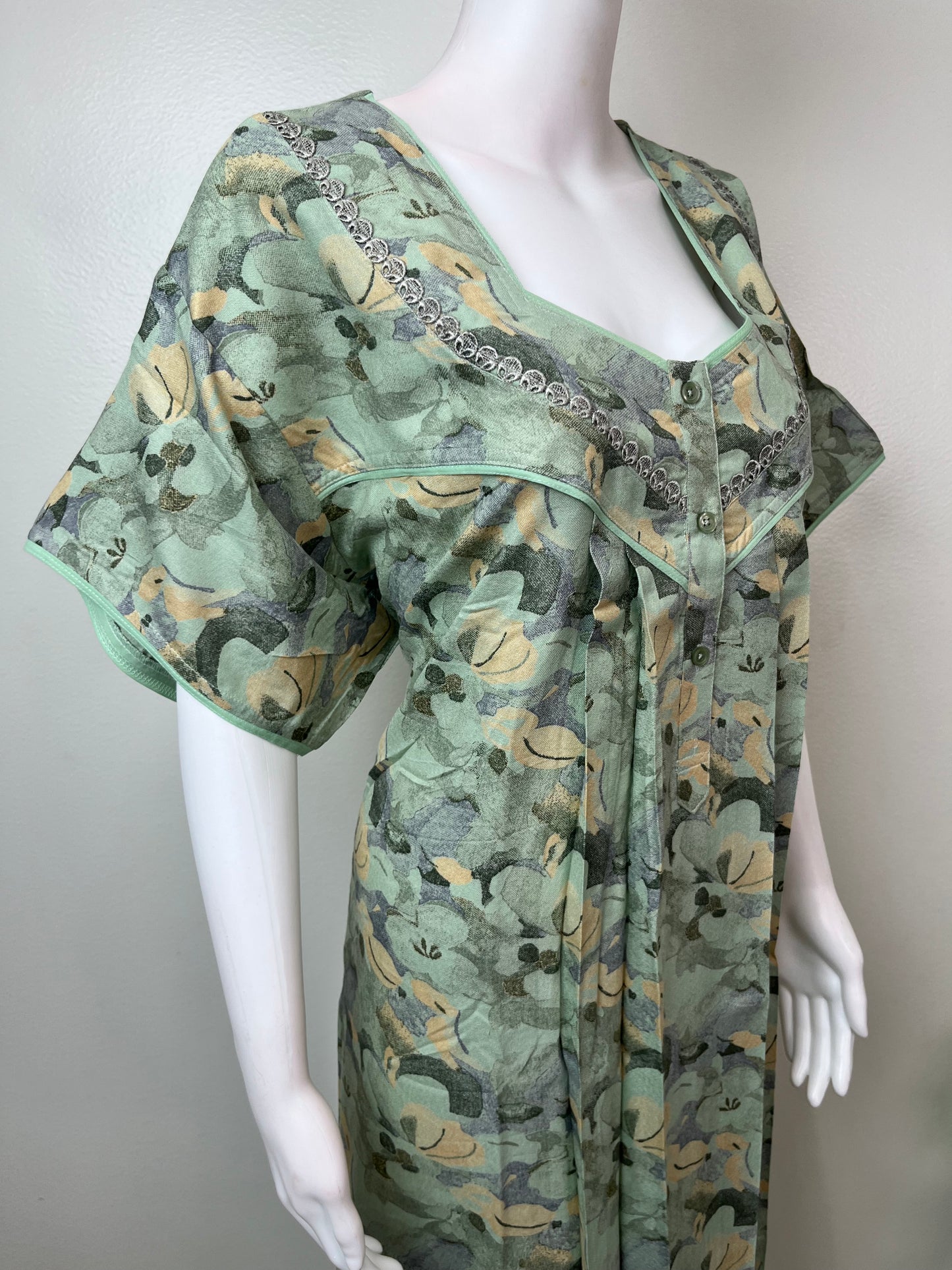 Green Soft & Breathable Alpine Nightgown