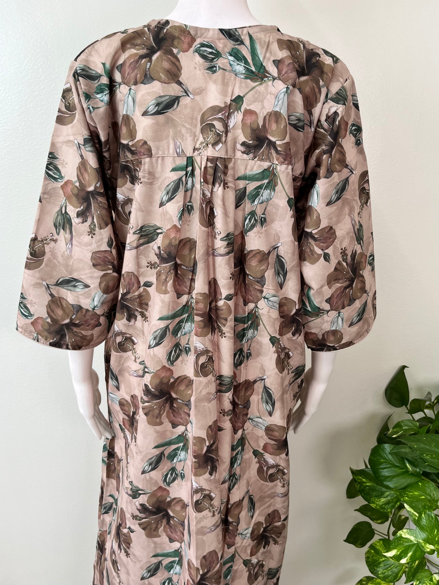 Cream Soft & Breathable Alpine Fabric 3/4th Sleeves Nightgown