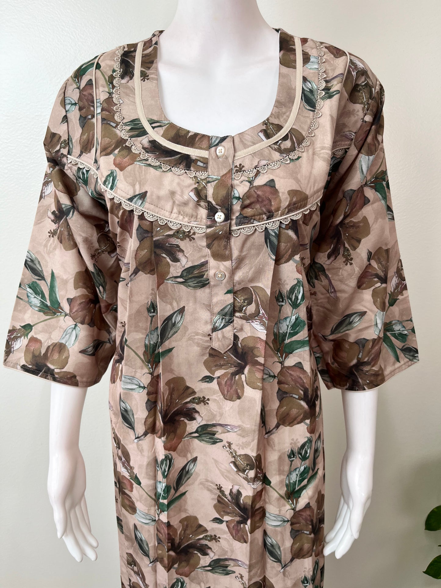 Cream Soft & Breathable Alpine Fabric 3/4th Sleeves Nightgown