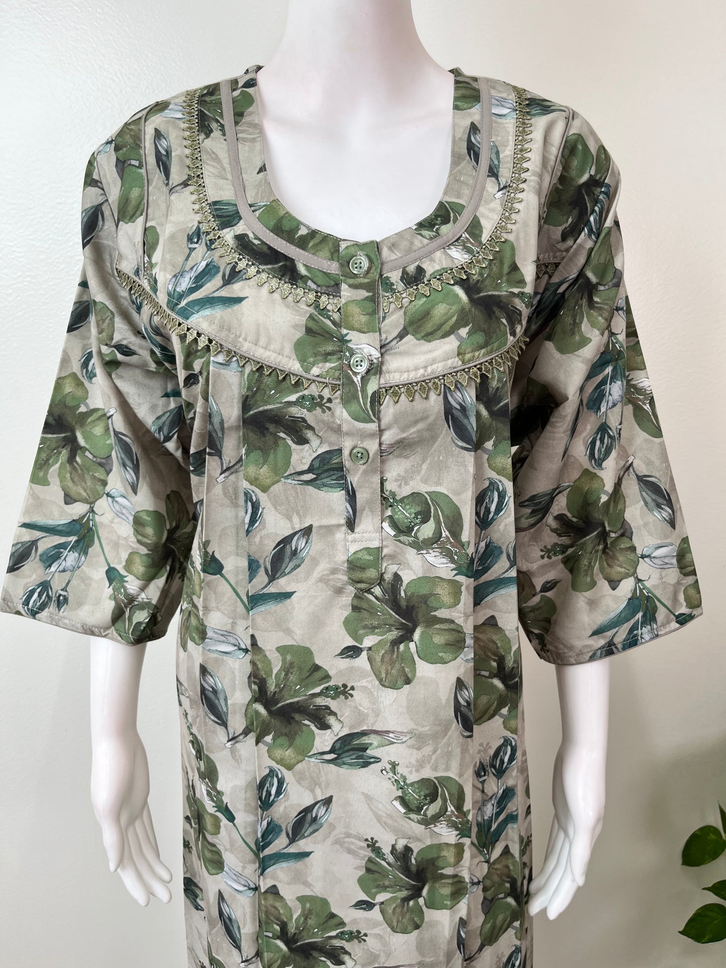 Green Alpine Fabric 3/4th Sleeves Nightgown
