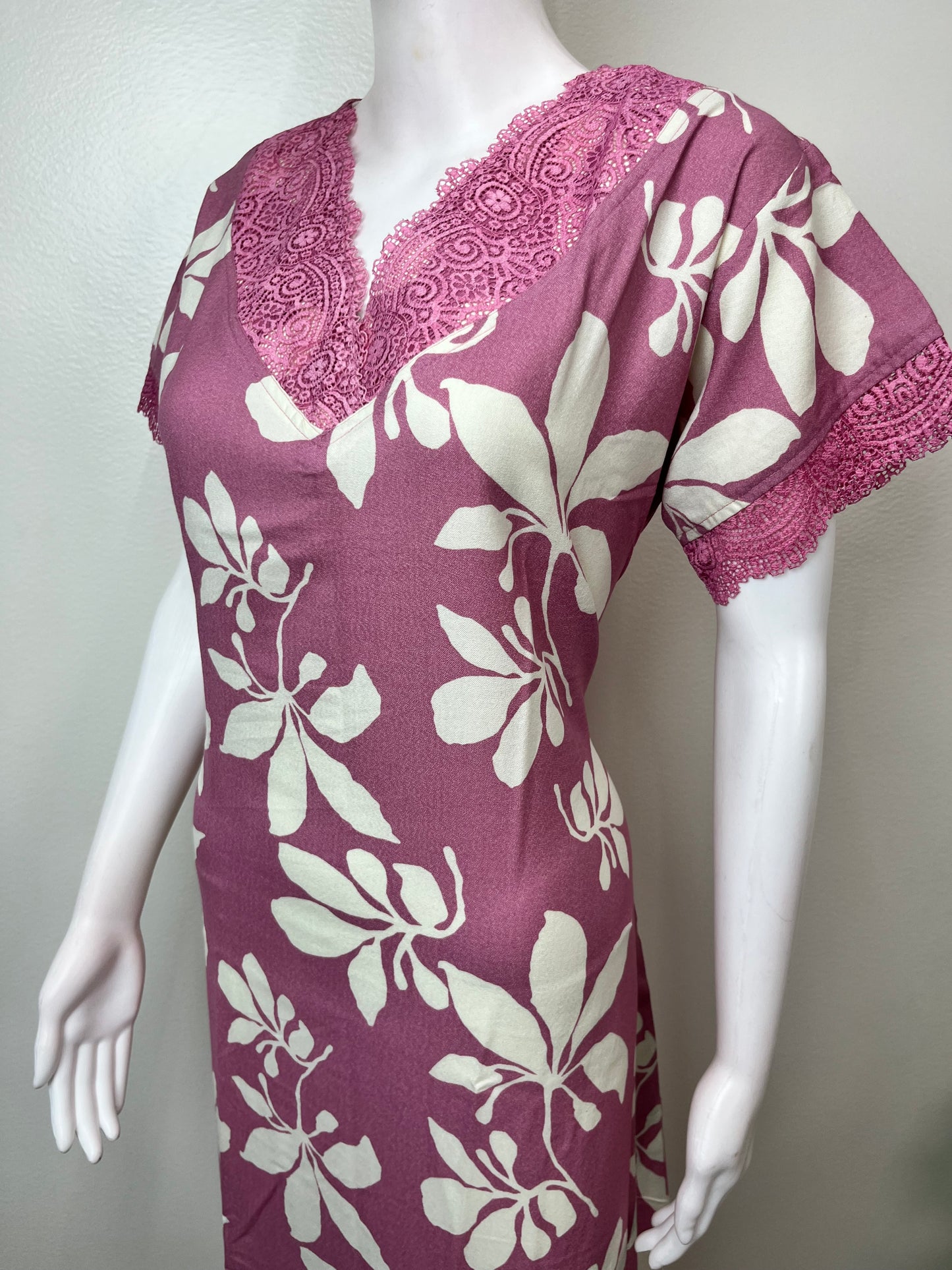 Pink V-Neck Alpine Fabric Nightgown