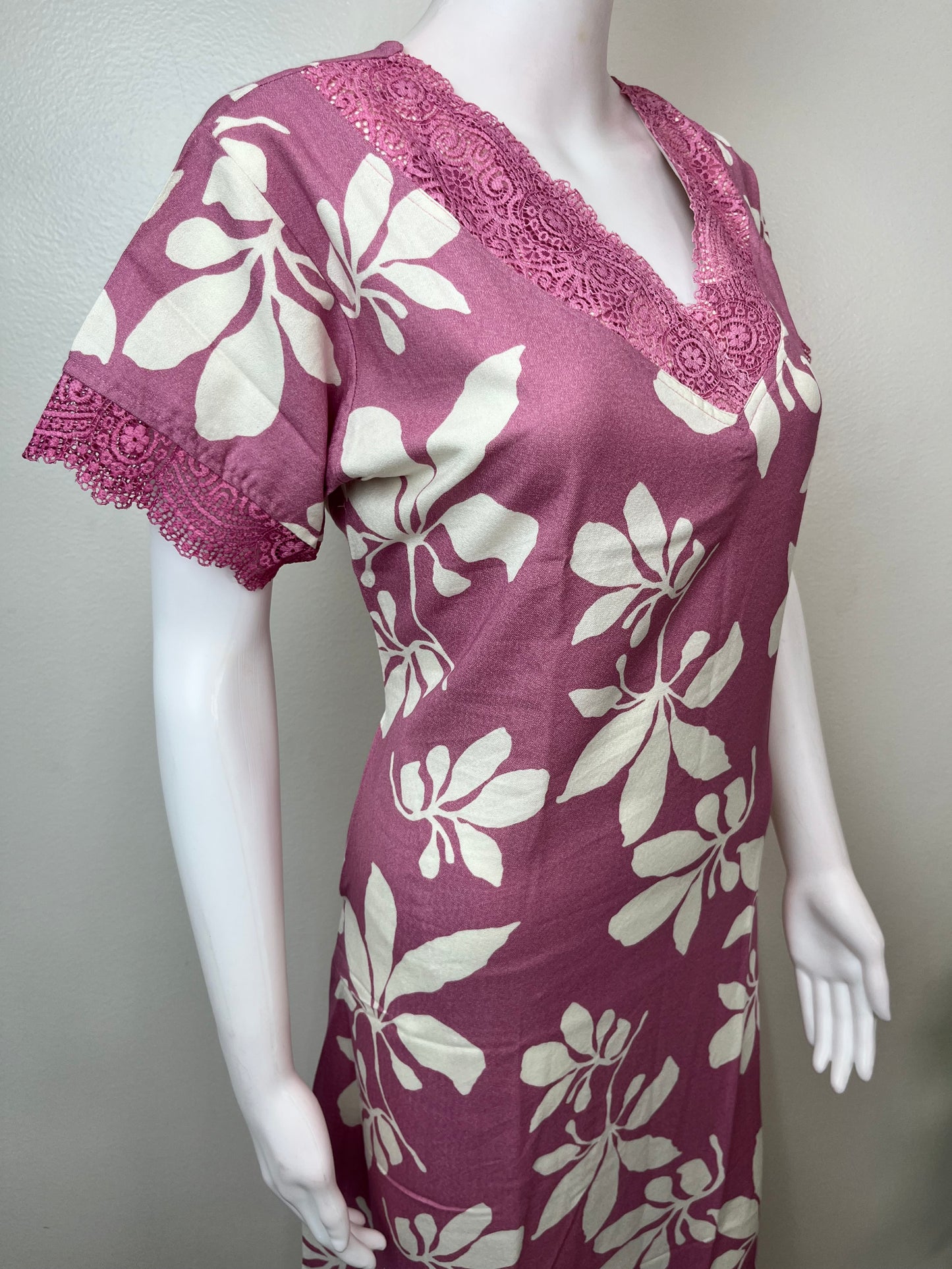 Pink V-Neck Alpine Fabric Nightgown