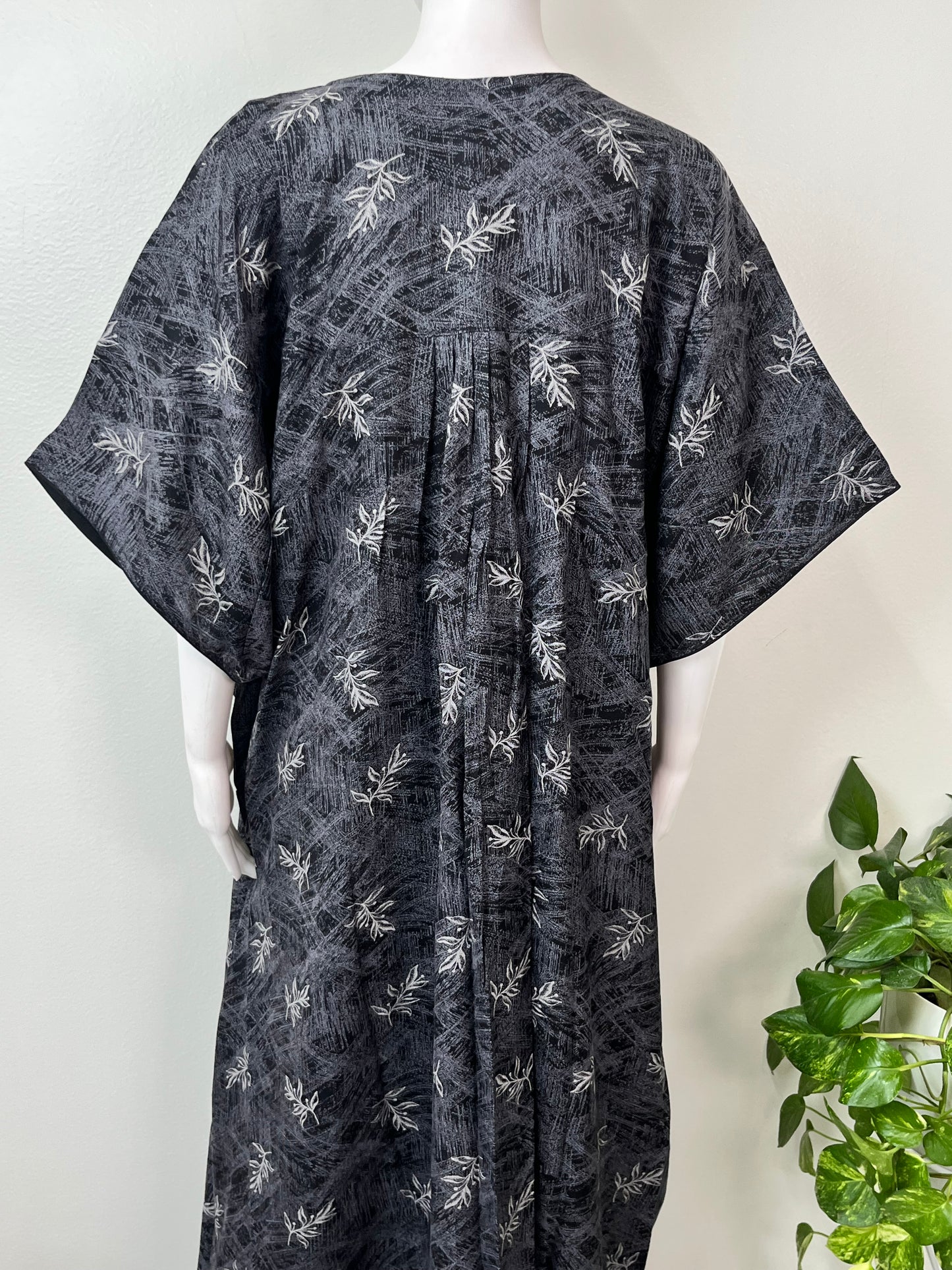 Black Floral Printed Alpine Fabric Nightgown