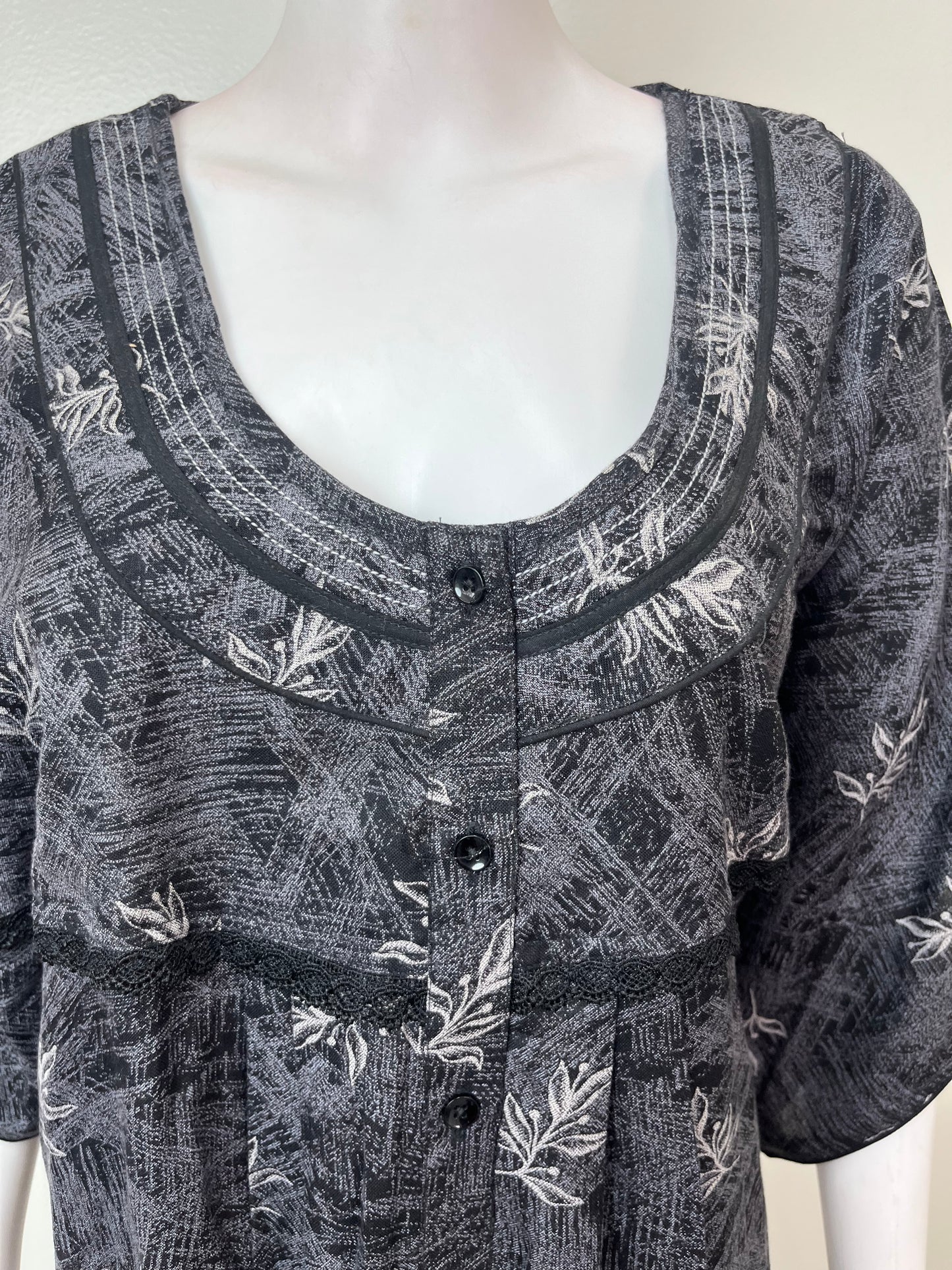 Black Floral Printed Alpine Fabric Nightgown