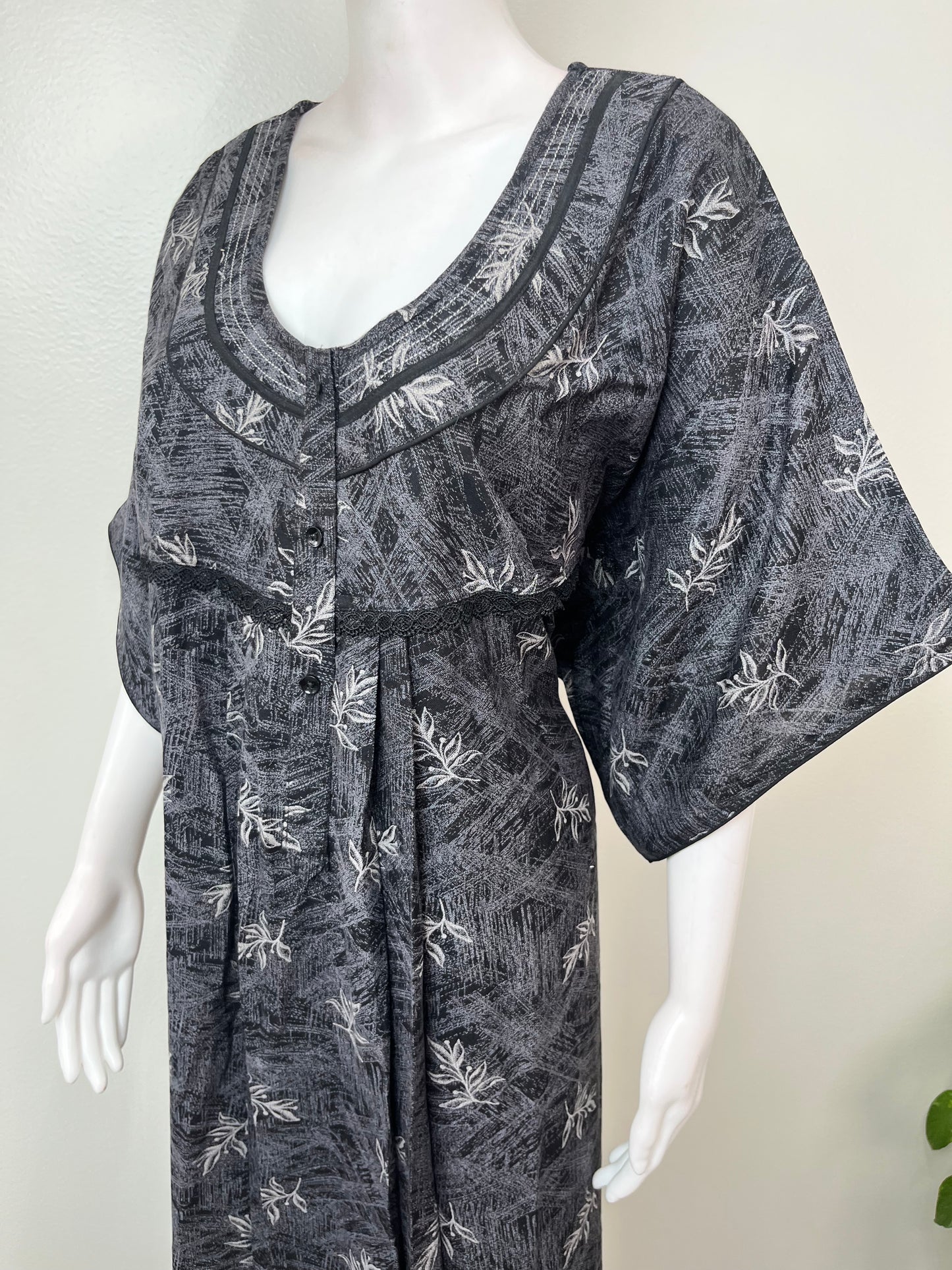 Black Floral Printed Alpine Fabric Nightgown