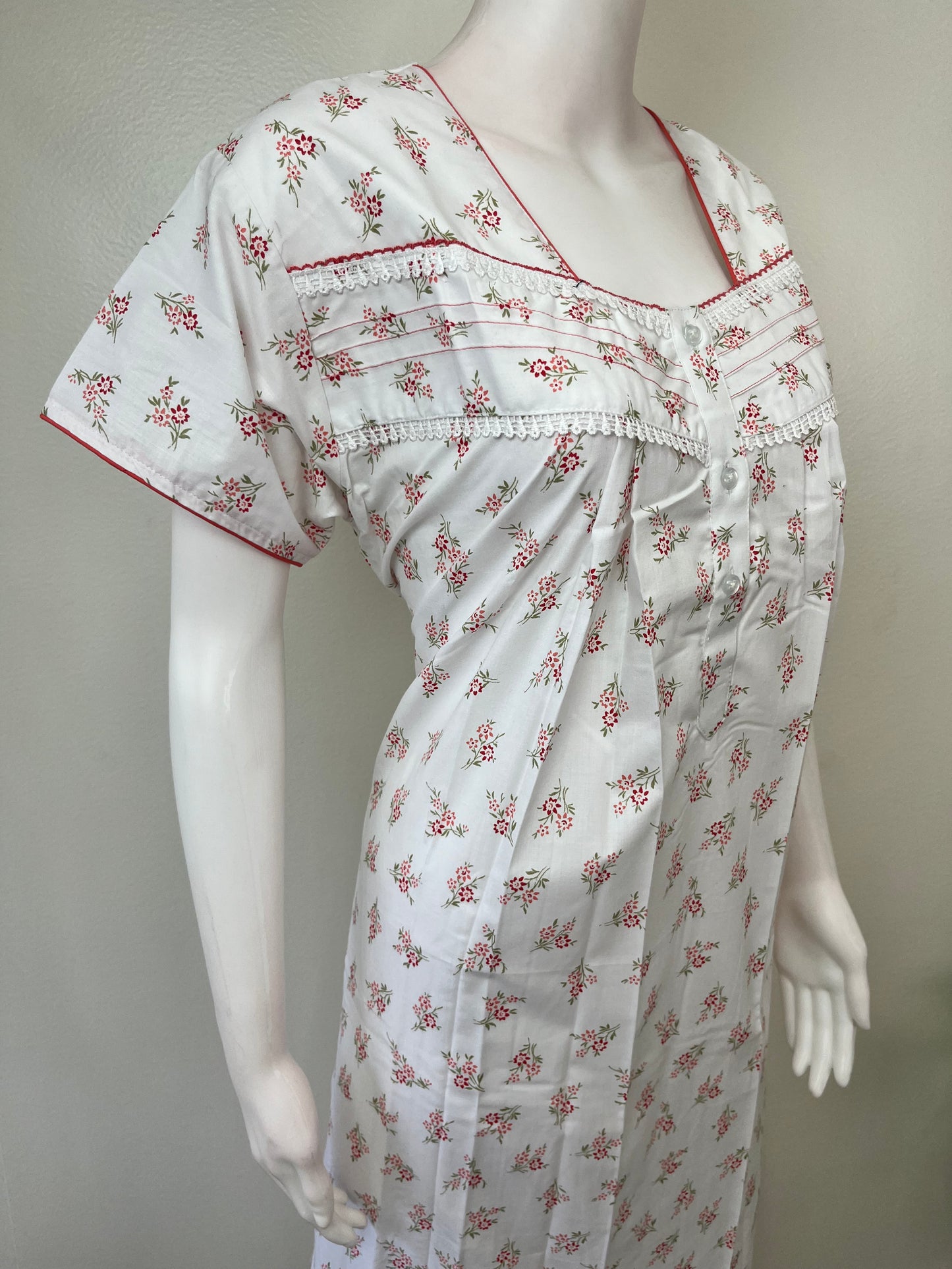 Red Floral Printed Polyester Cotton Nightgown