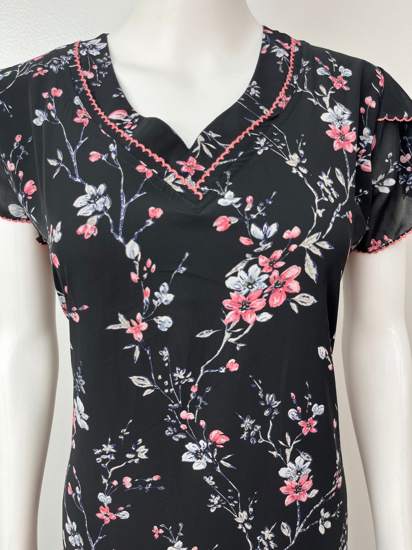 Black Chiffon Fabric Nightgown Soft & Breathable for Women