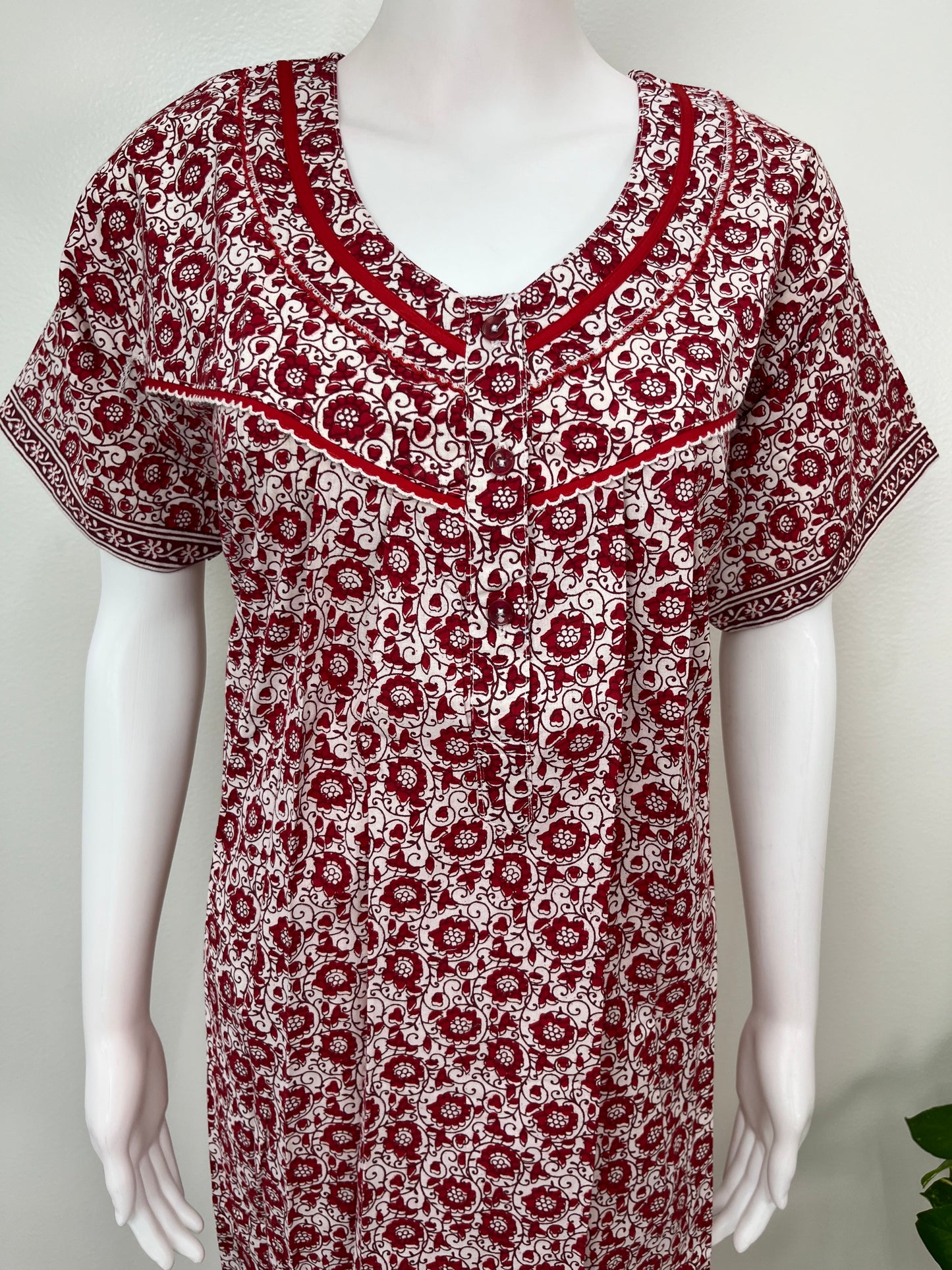 Red Pleated 100% Cotton Women's Nightgown