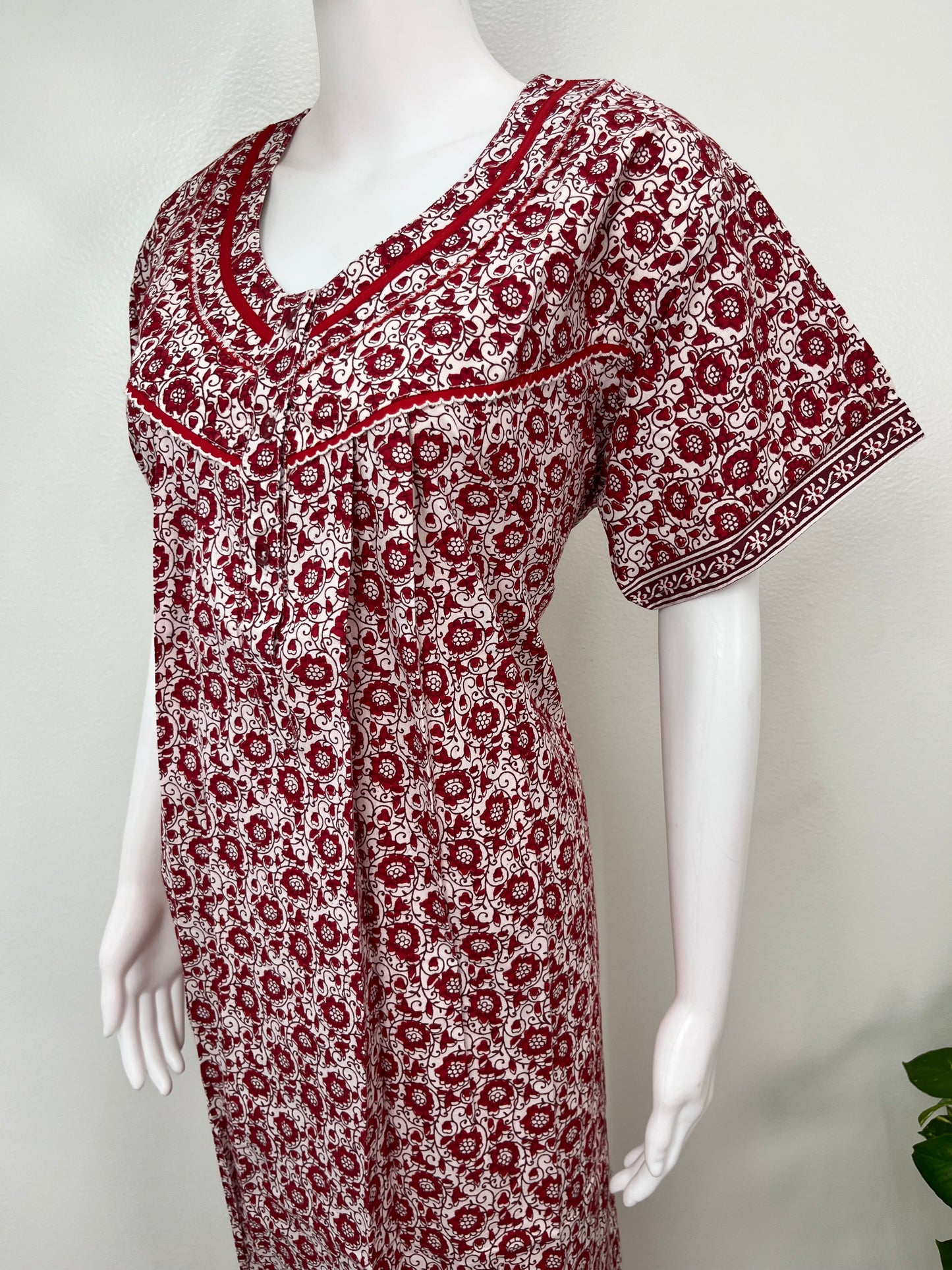 Red Pleated 100% Cotton Women's Nightgown
