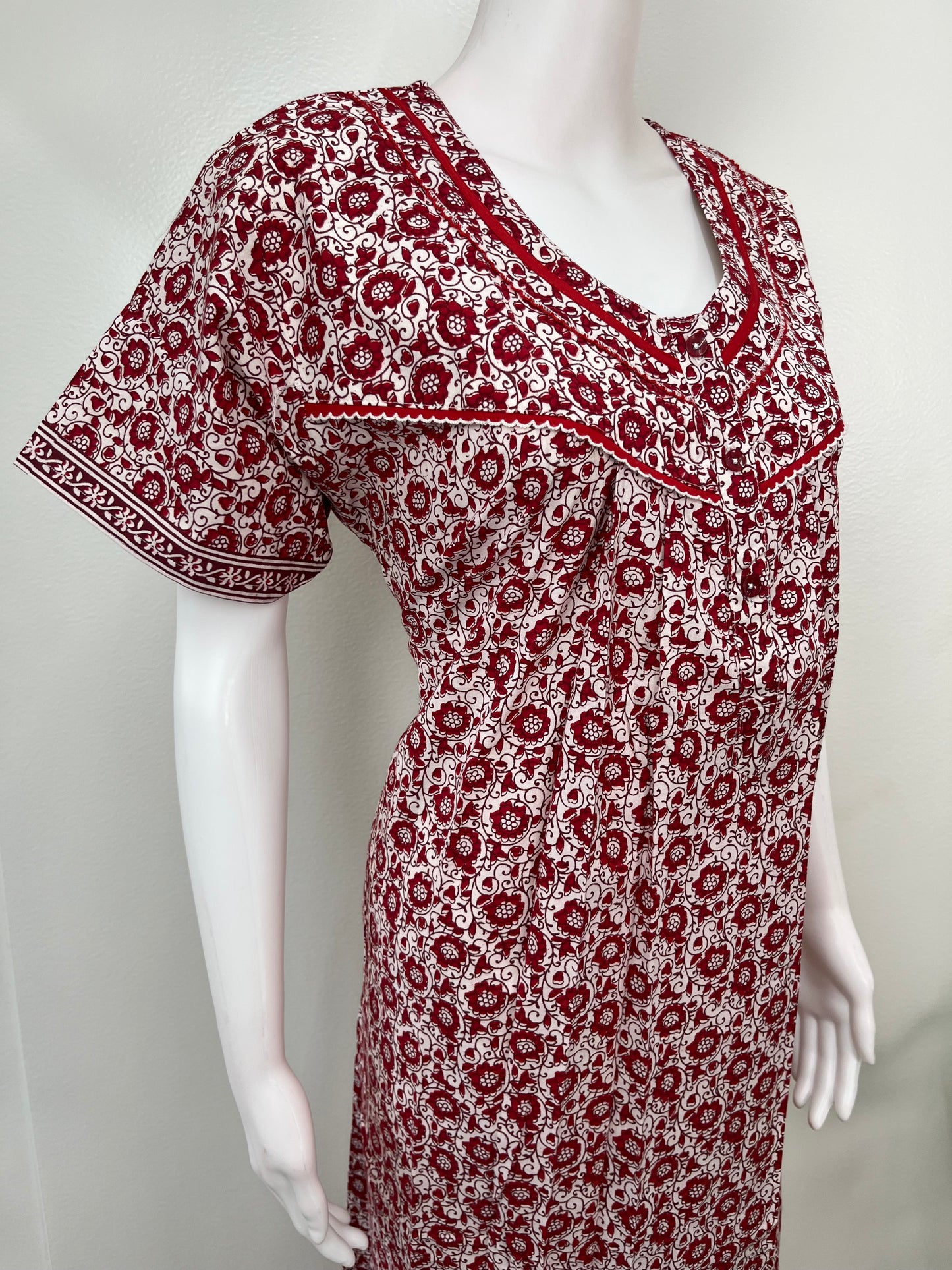 Red Pleated 100% Cotton Women's Nightgown