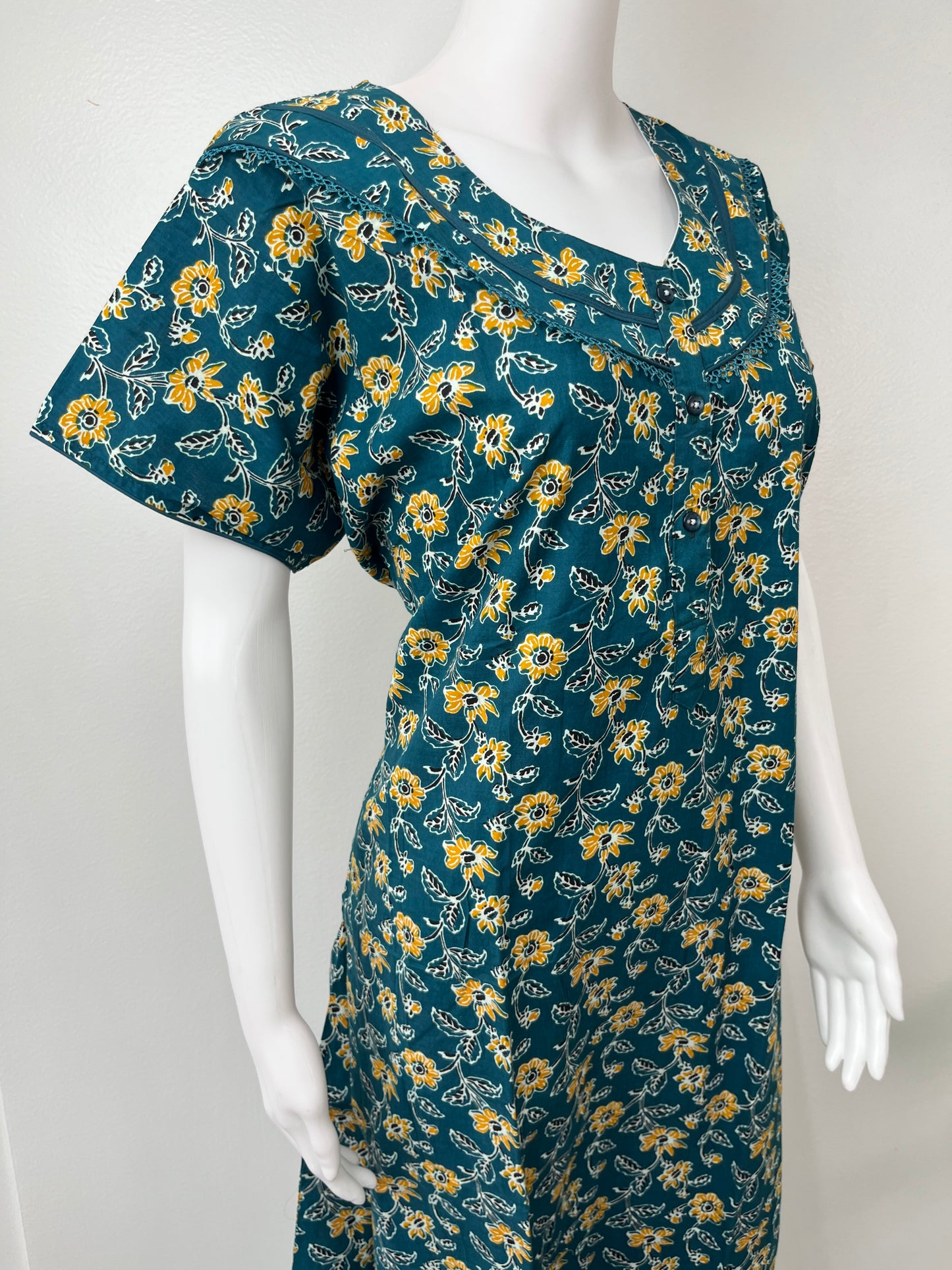 Blue Floral Printed Pure Cotton Pleated Nightgown