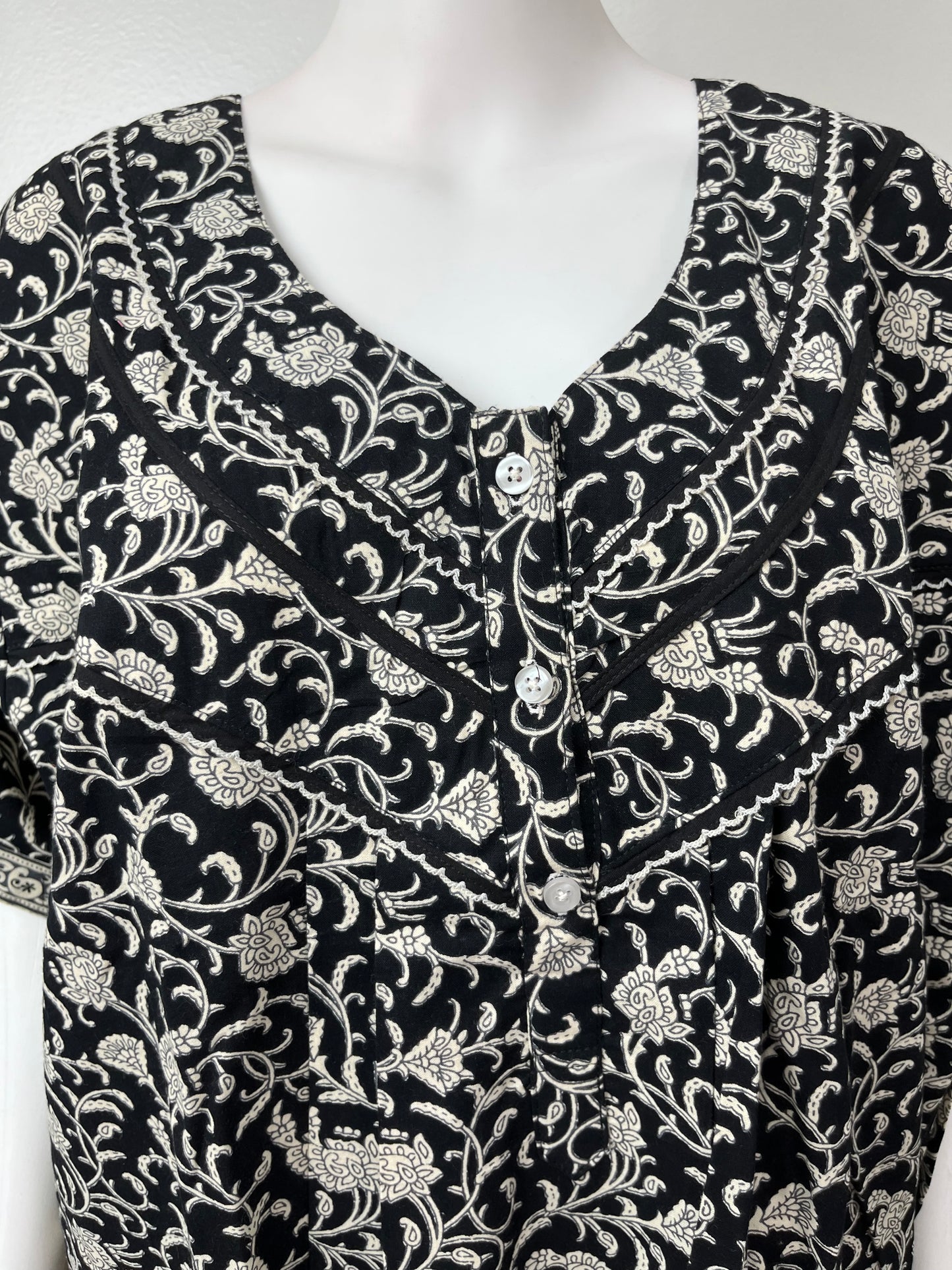 Black Pleated 100% Cotton Nightgown
