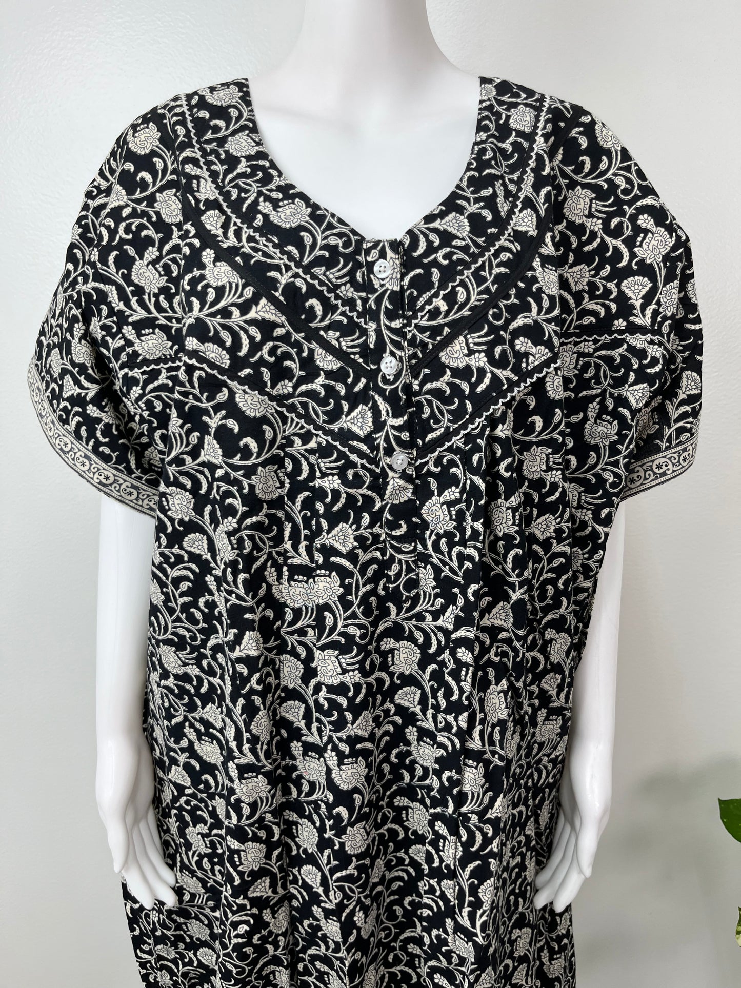 Black Pleated 100% Cotton Nightgown