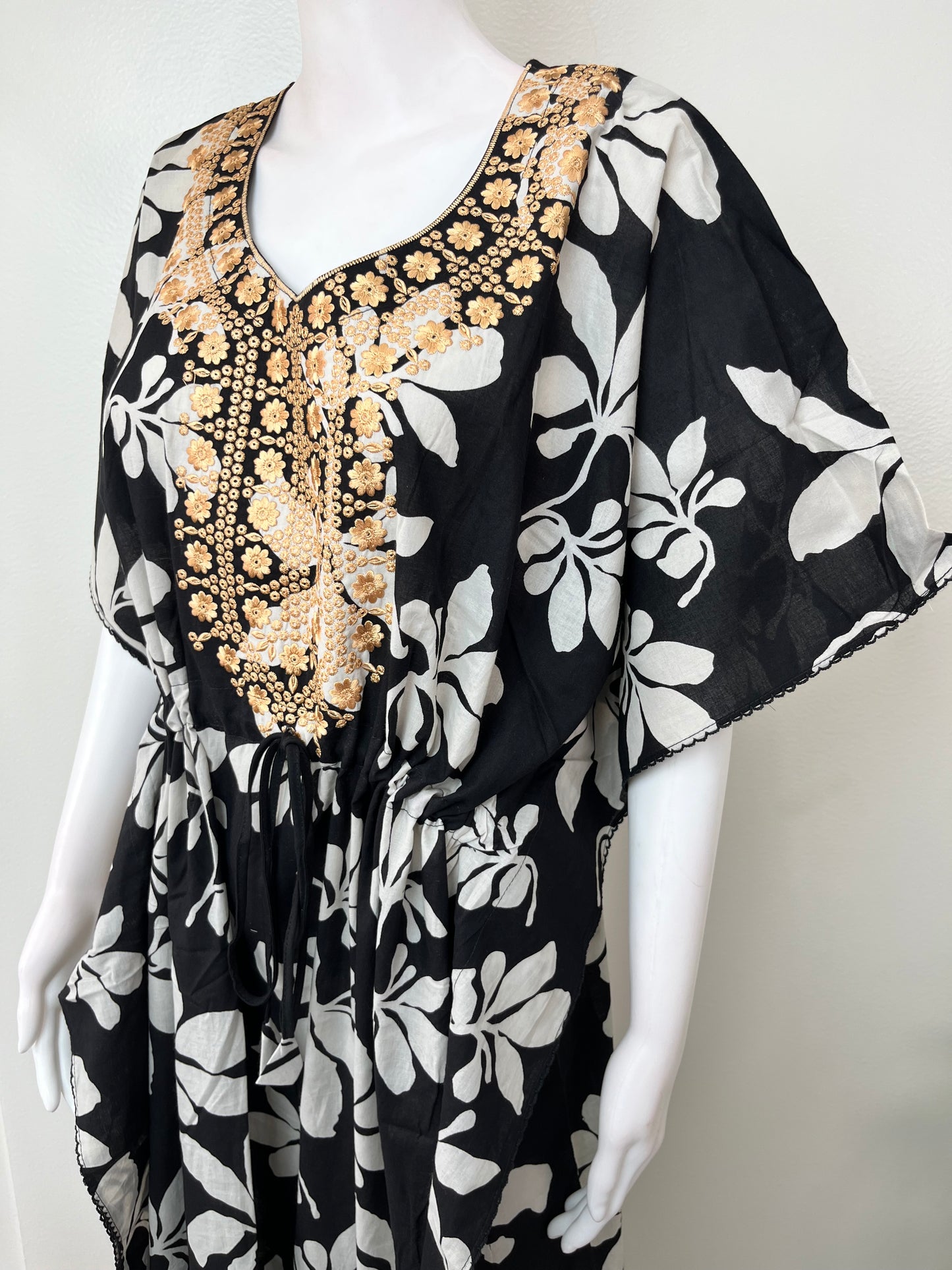 Black Elegant Embroidered Cambric Cotton Kaftan
