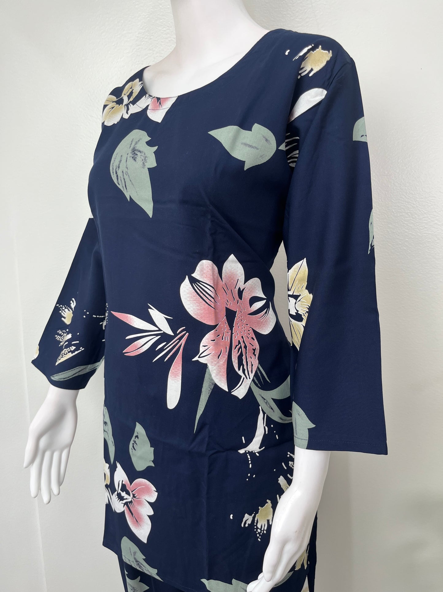 Floral Garden Nightwear Set in Navy