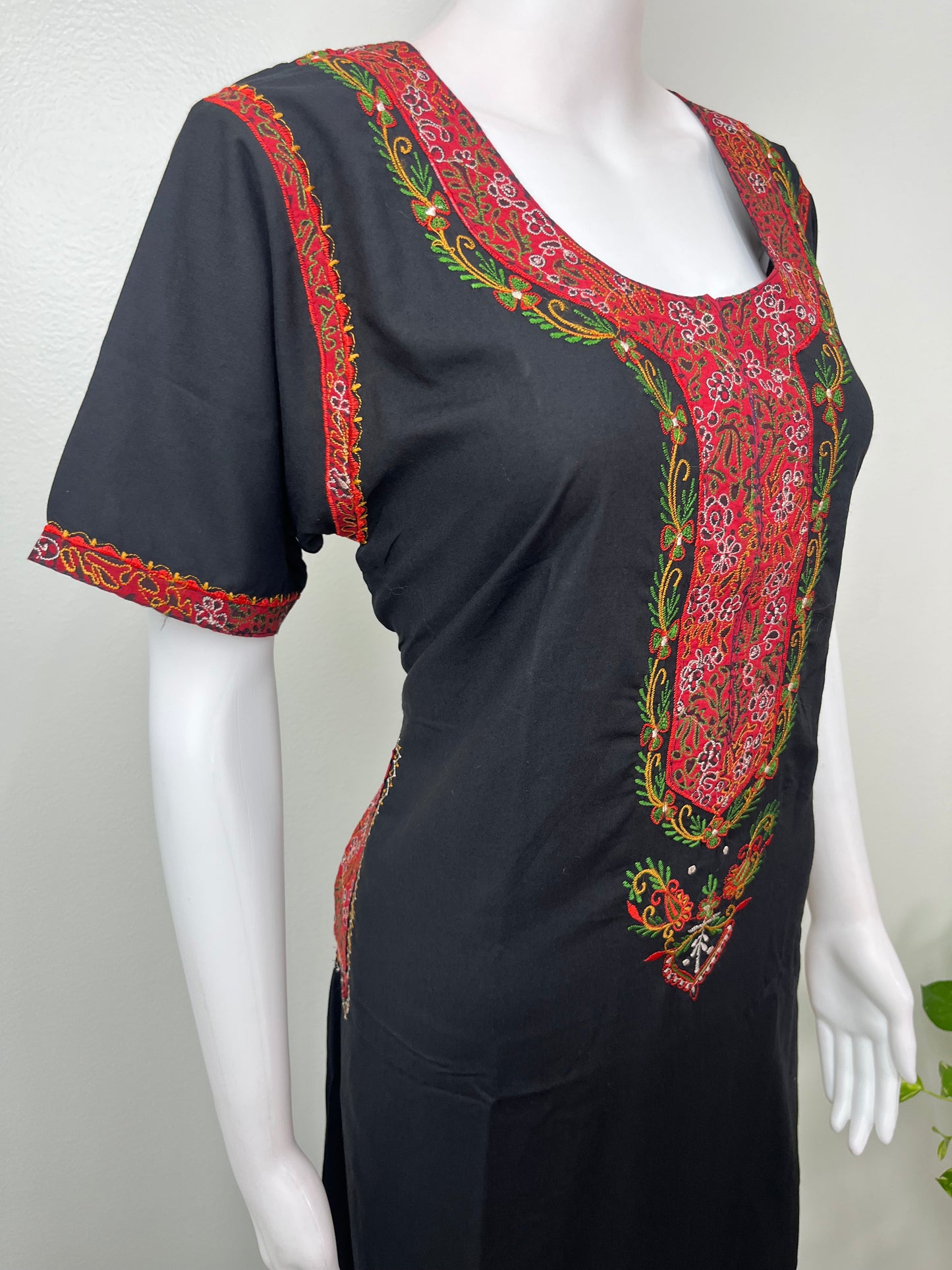 Black Breathable Elegance Bizzylizzy Nightgown