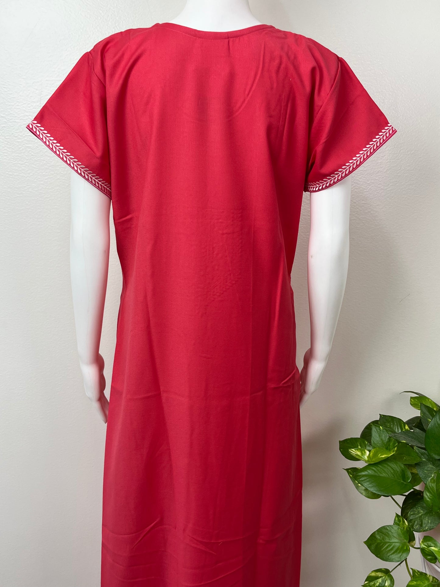 Red Graceful Spun Fabric Nightgown with Embroidery