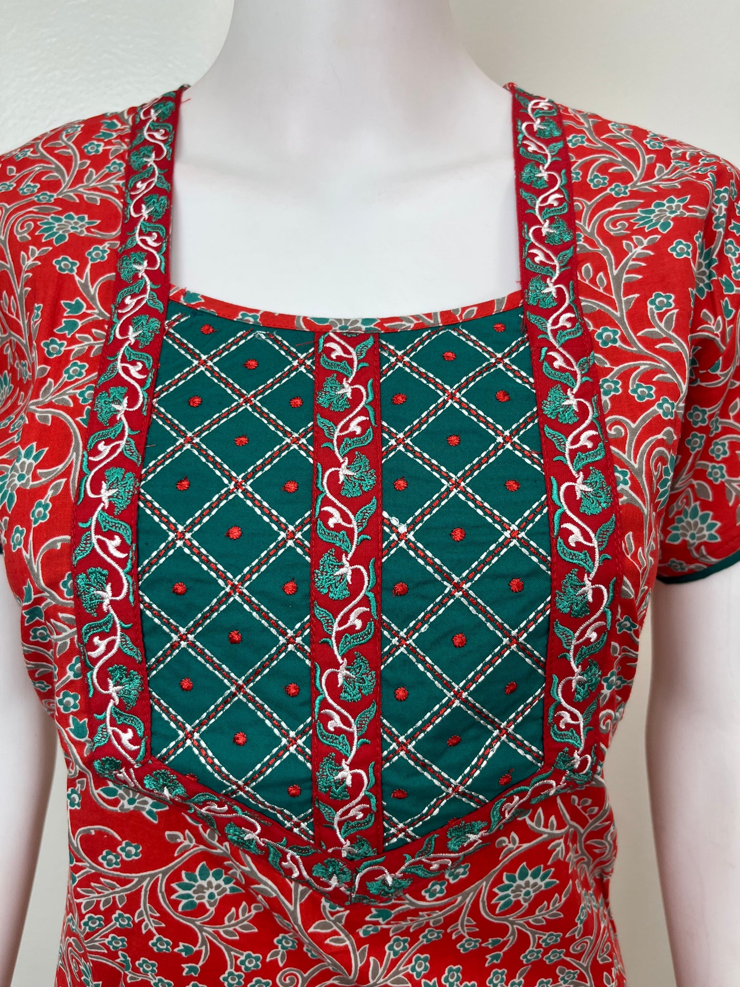 Red Elegant Embroidered Pure Cotton Nightgown