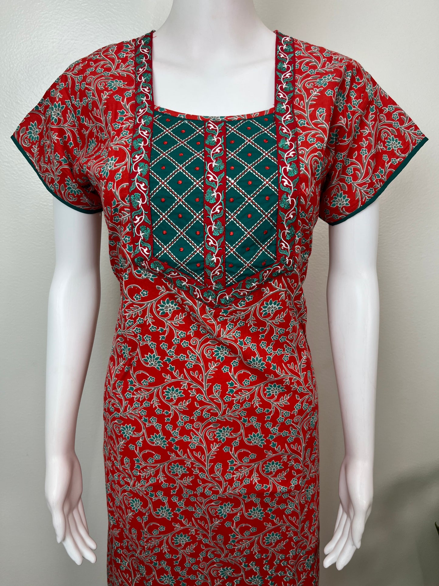 Red Elegant Embroidered Pure Cotton Nightgown