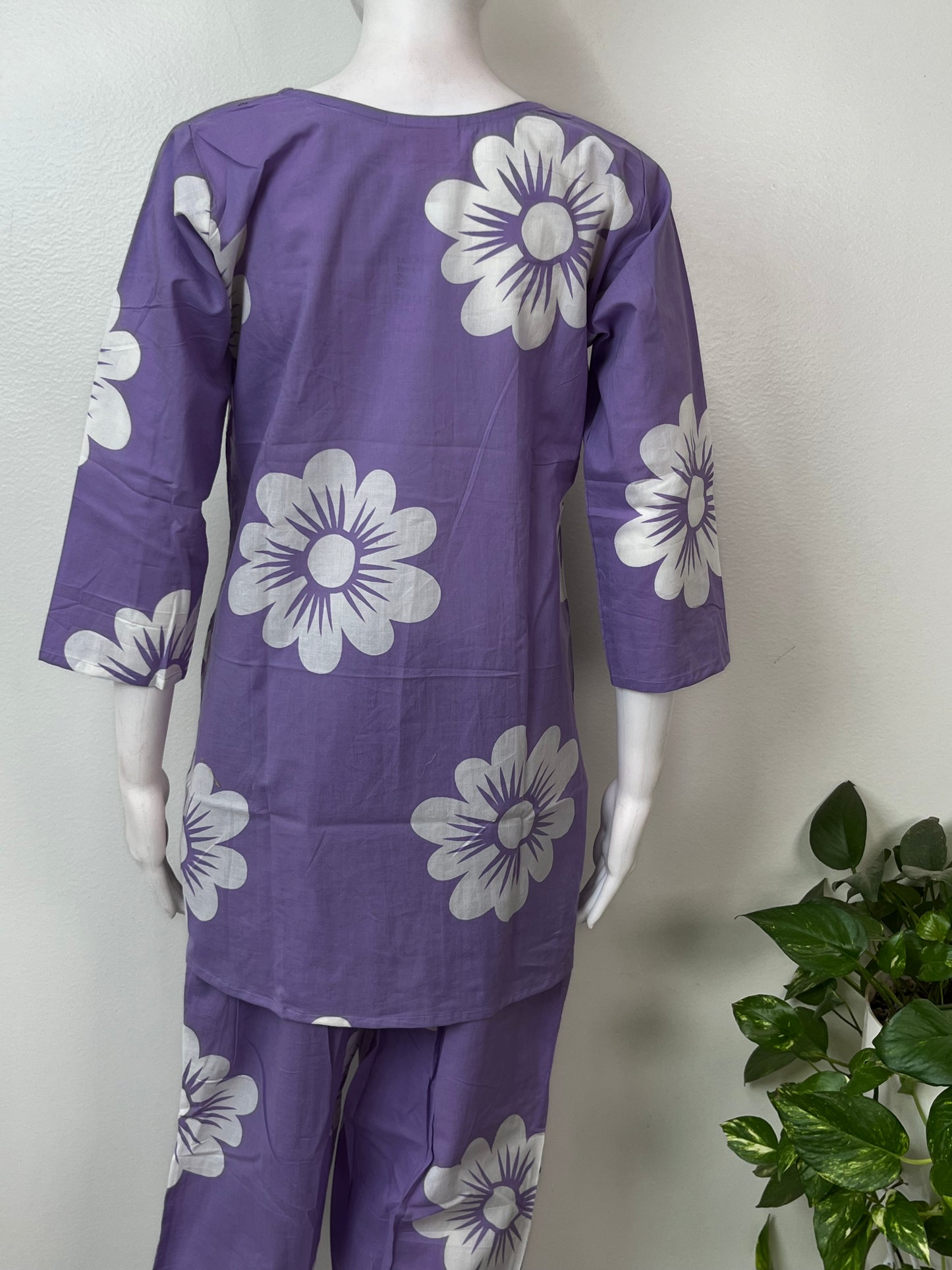 Lavender Cambric Cotton Night Suit