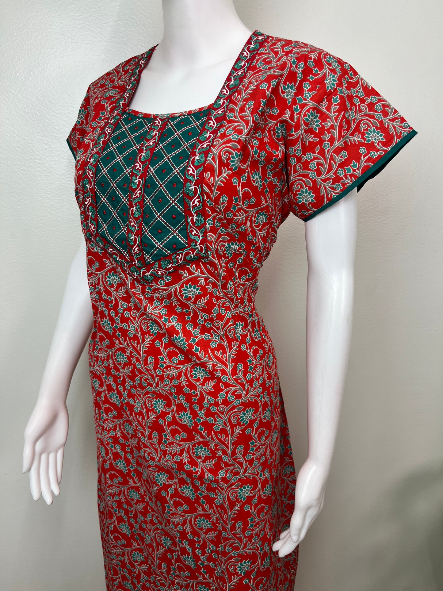 Red Elegant Embroidered Pure Cotton Nightgown