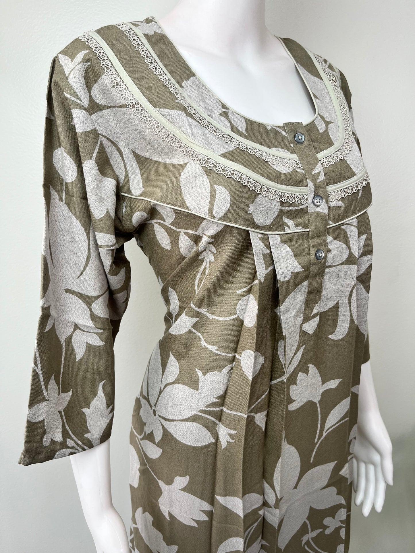 Pleated Alpine Fabric 3/4th Sleeves Nightgown for Women