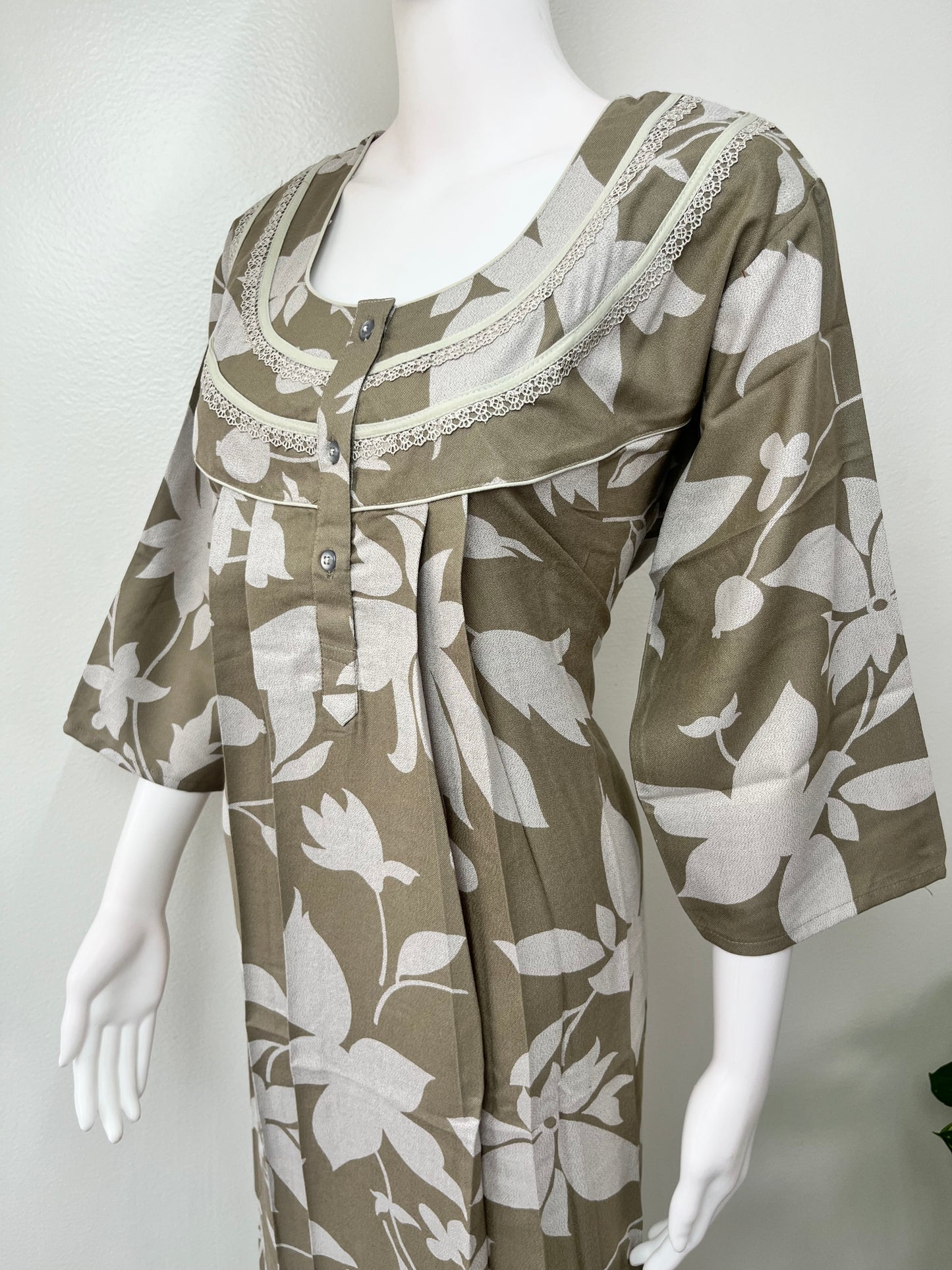 Pleated Alpine Fabric 3/4th Sleeves Nightgown for Women