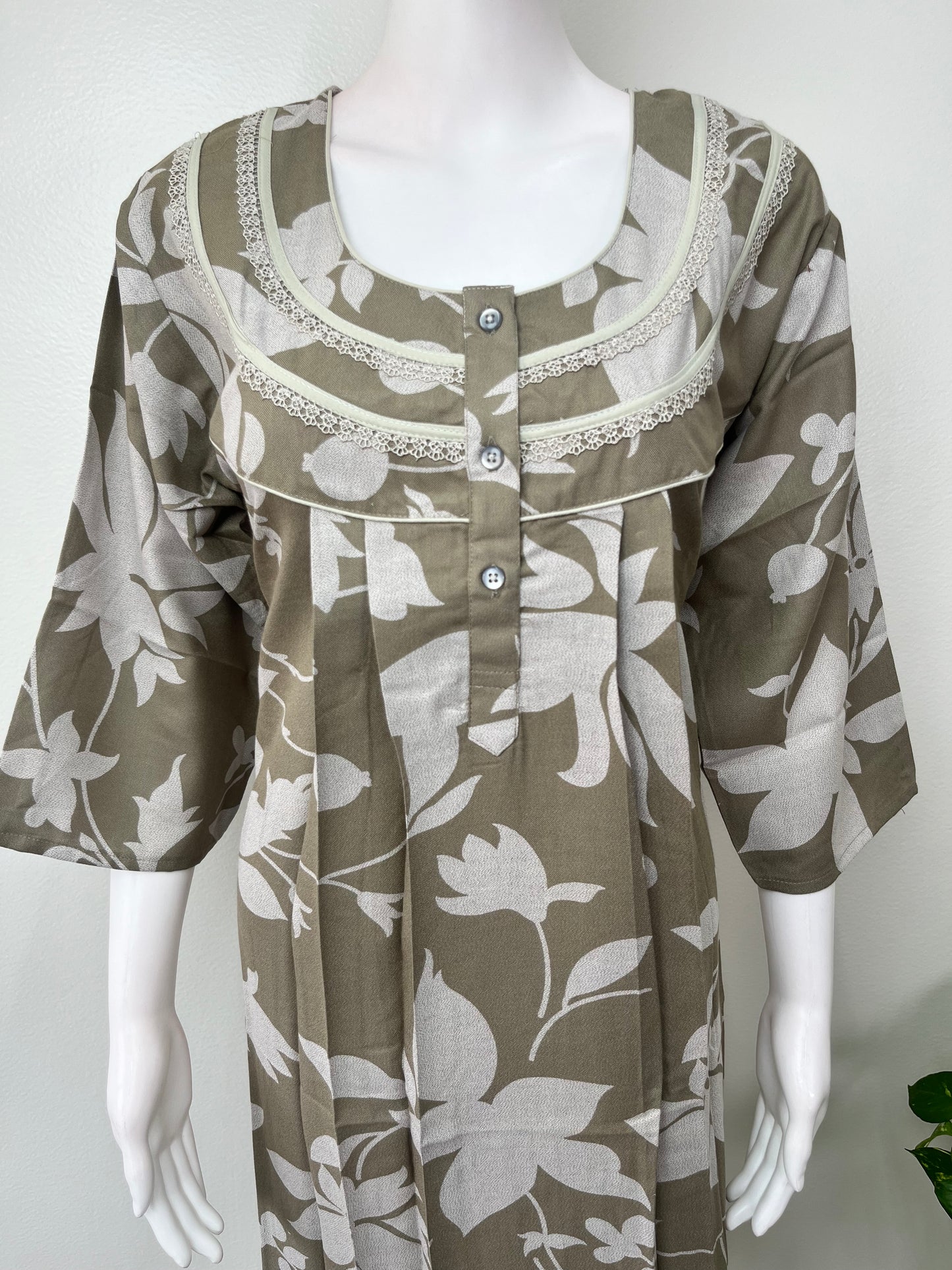 Pleated Alpine Fabric 3/4th Sleeves Nightgown for Women