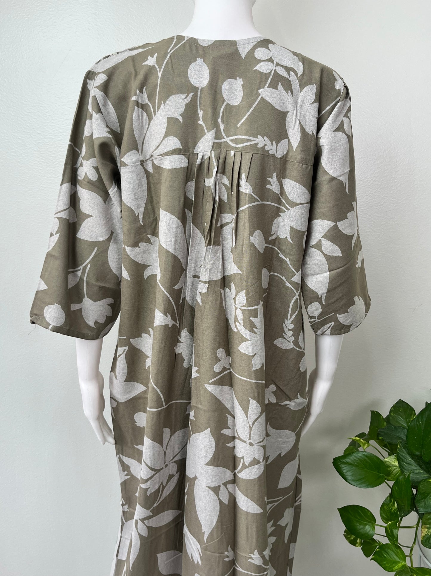 Pleated Alpine Fabric 3/4th Sleeves Nightgown for Women