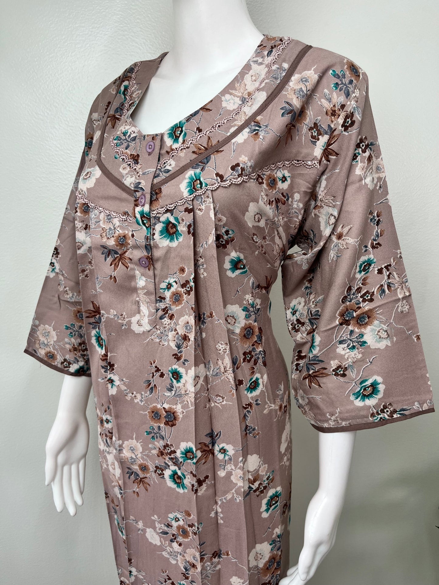 Floral Alpine Fabric Nightgown with Long Sleeves