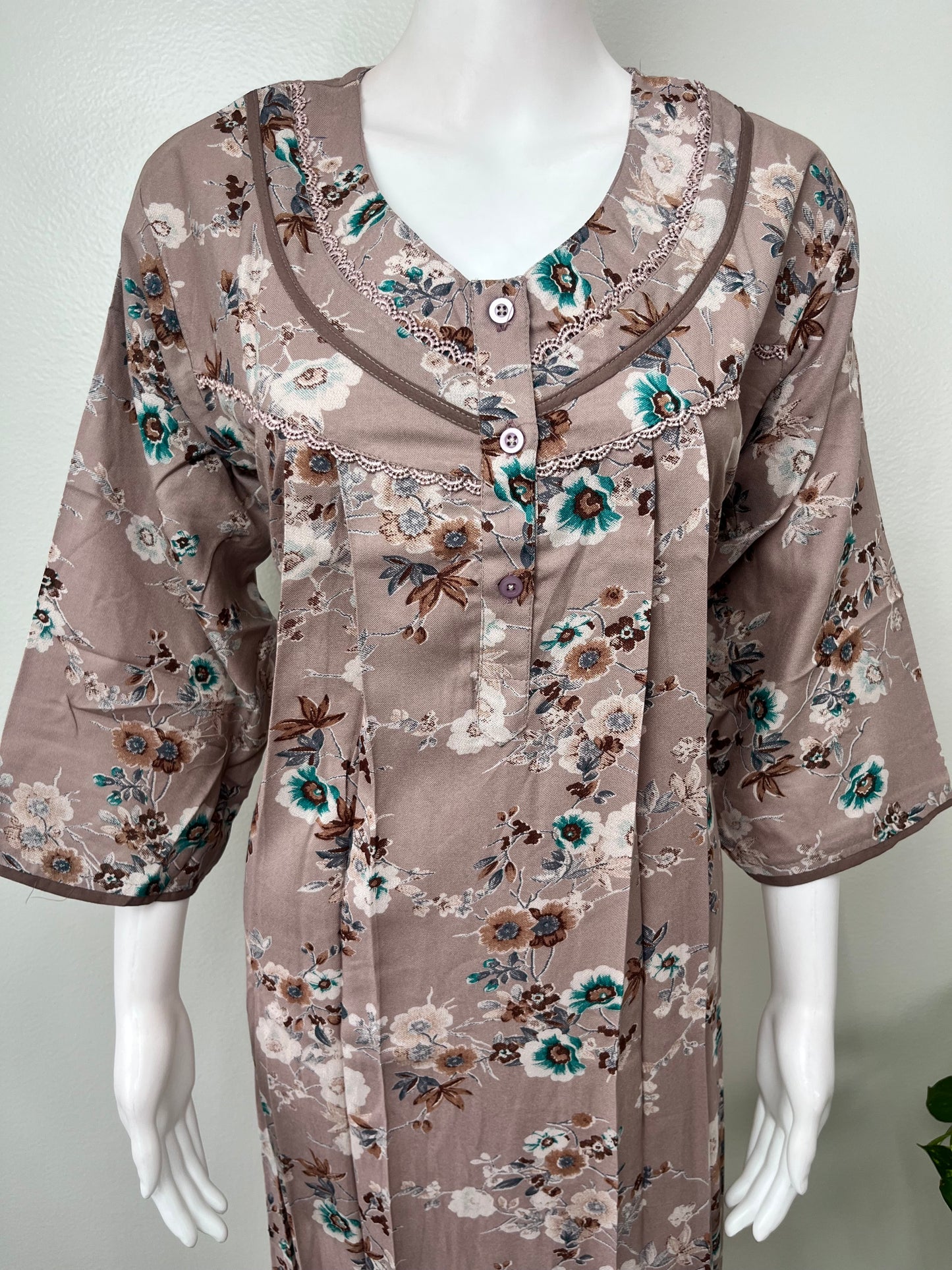 Floral Alpine Fabric Nightgown with Long Sleeves