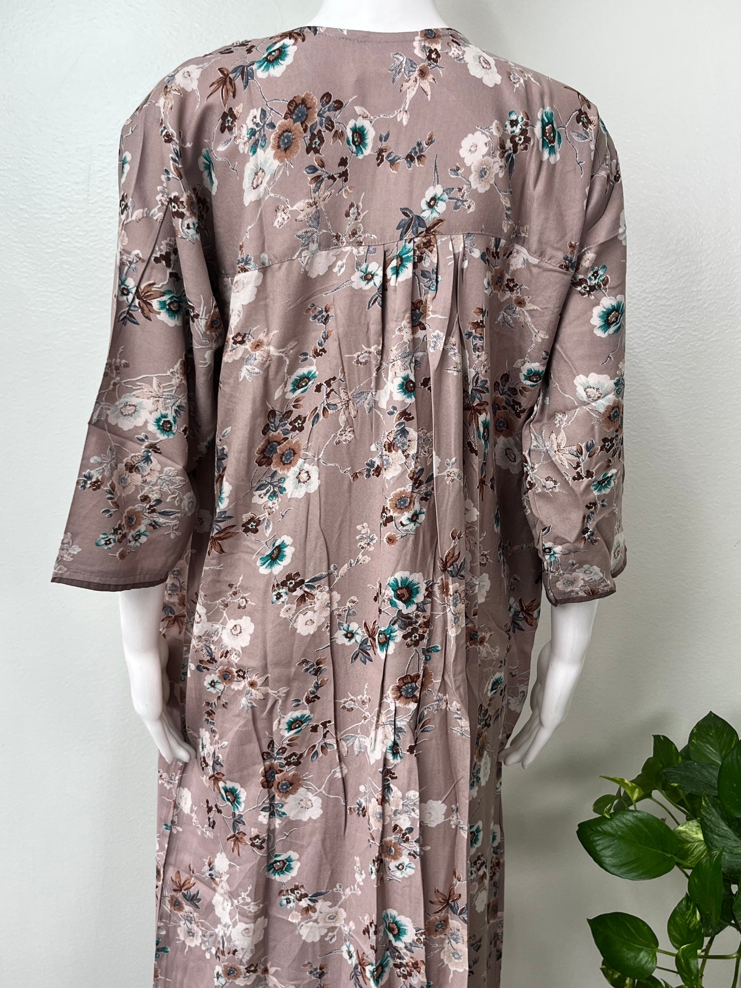 Floral Alpine Fabric Nightgown with Long Sleeves