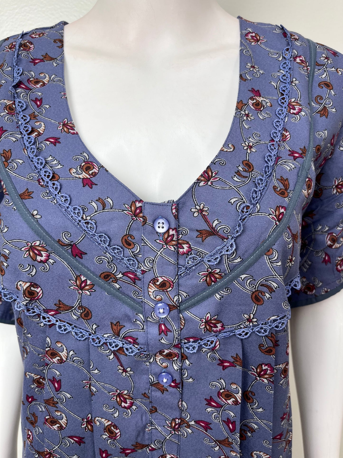Purple Floral Printed Alpine Fabric Nightgown