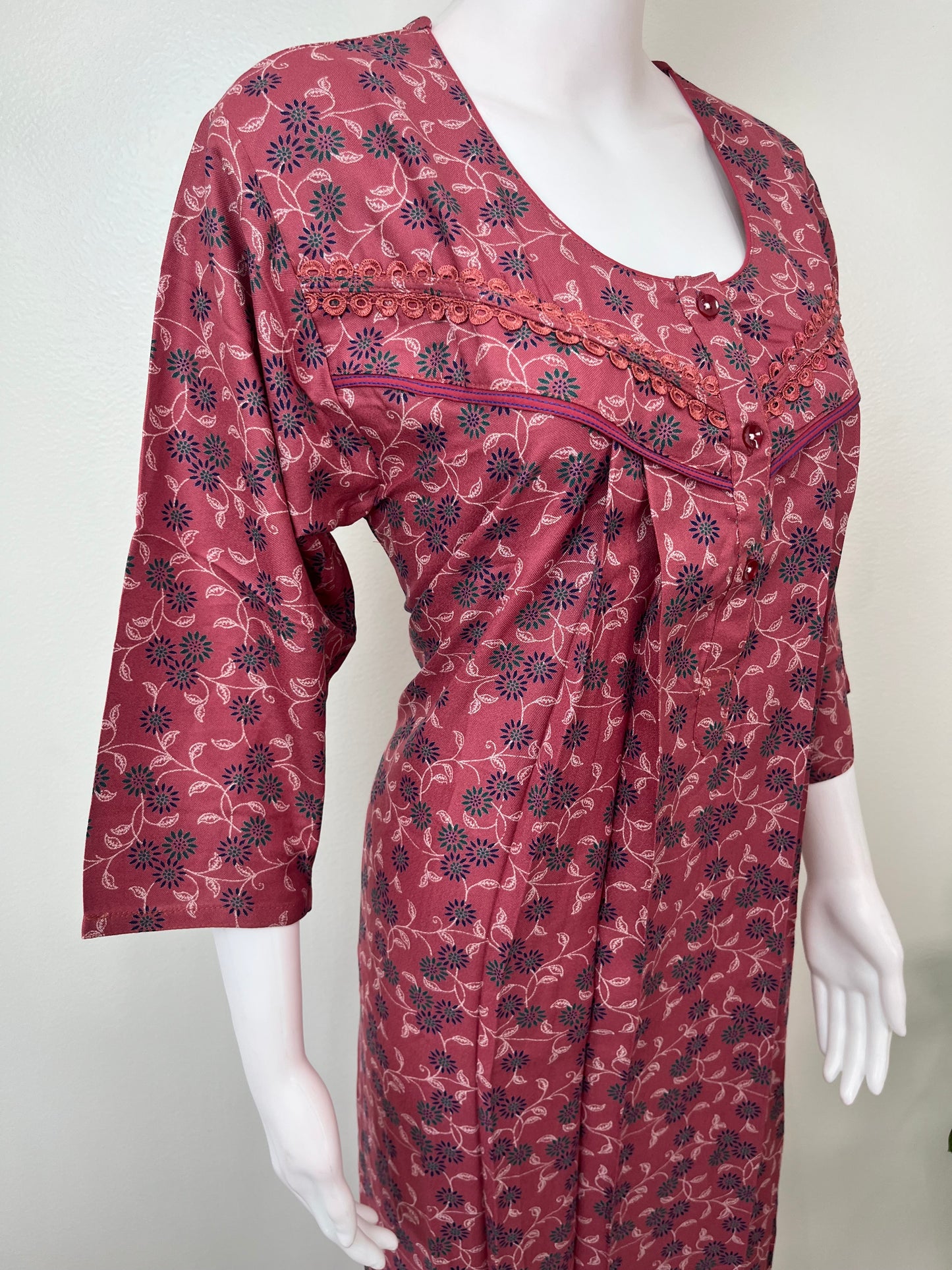 Pleated Style Alpine Fabric Nightgown with Long Sleeves