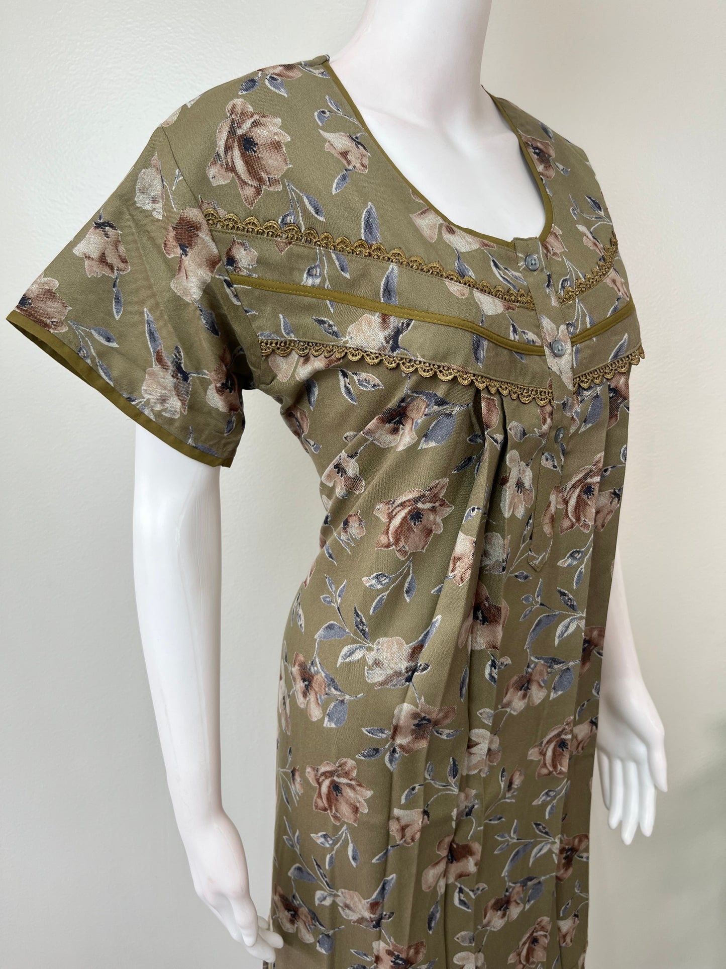 Olive Green Floral Printed Alpine Fabric Nightgown