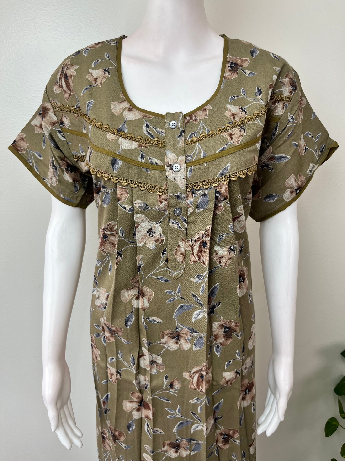 Olive Green Floral Printed Alpine Fabric Nightgown