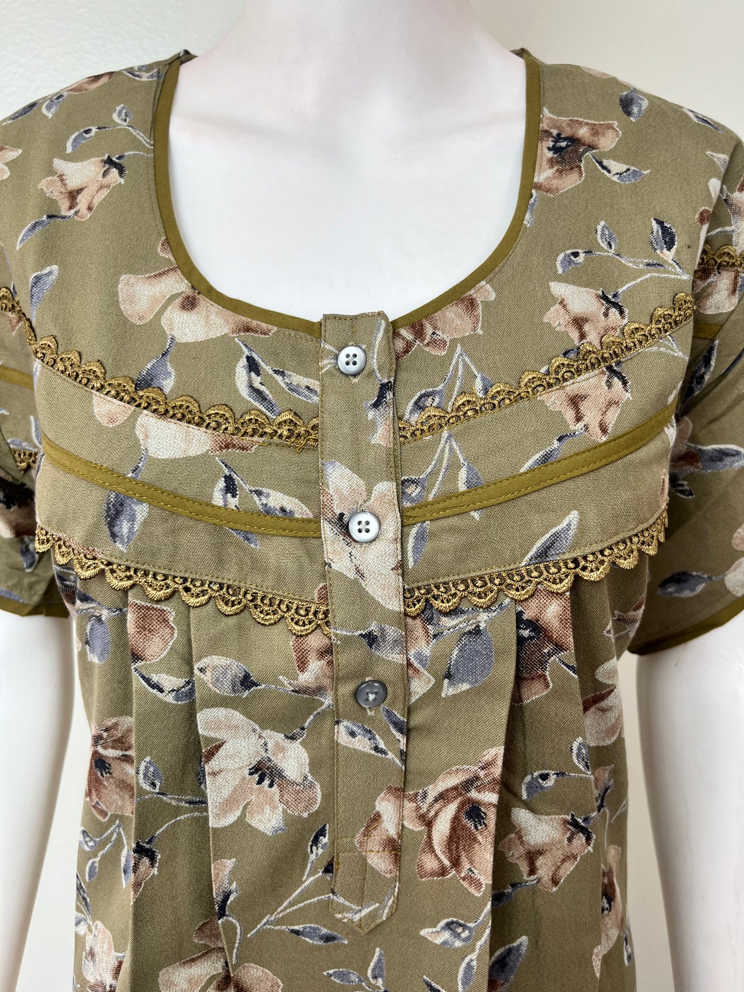 Olive Green Floral Printed Alpine Fabric Nightgown